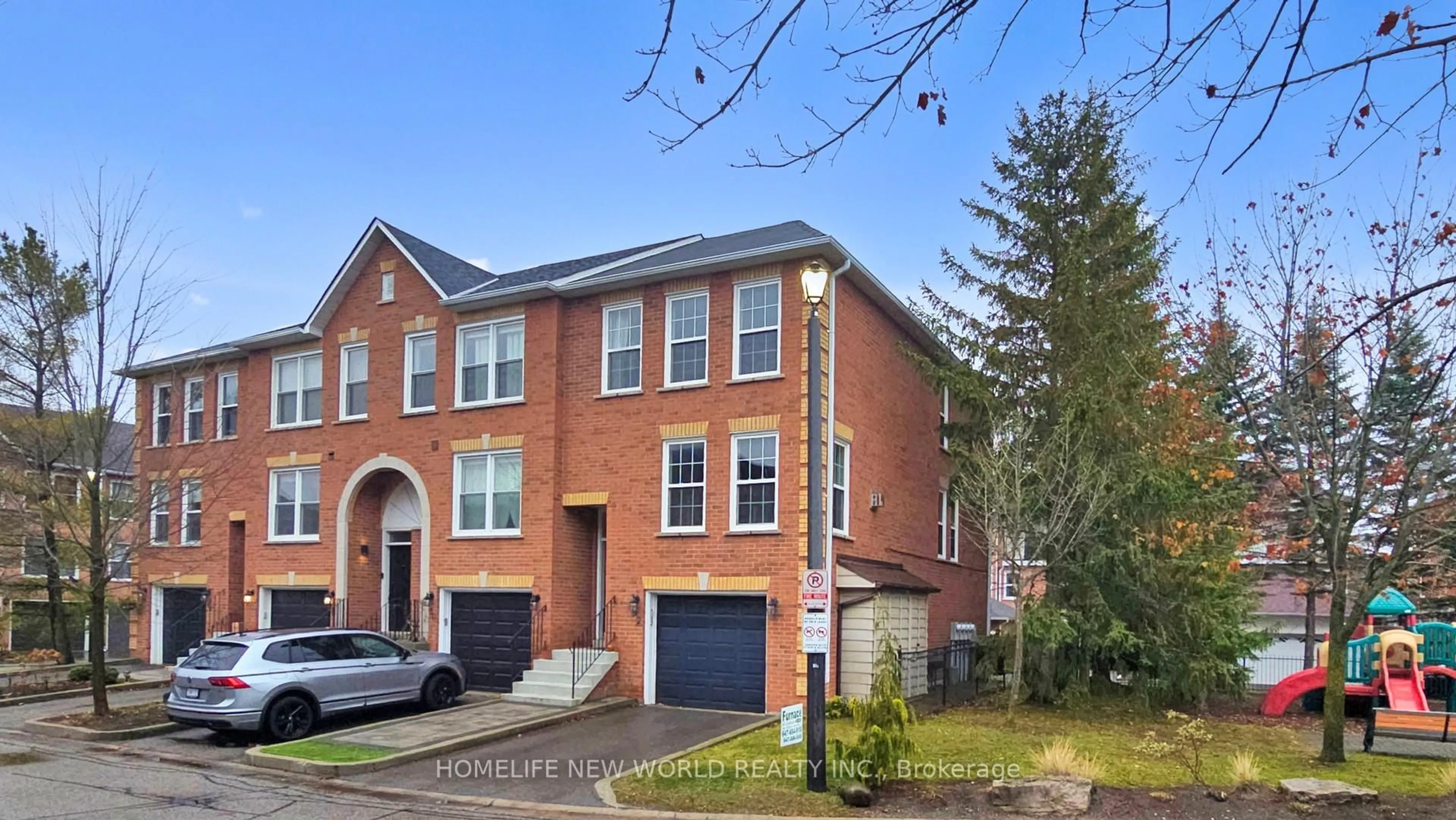 Home with brick exterior material, street for 52 Wyatt Lane #20, Aurora Ontario L4G 7E4