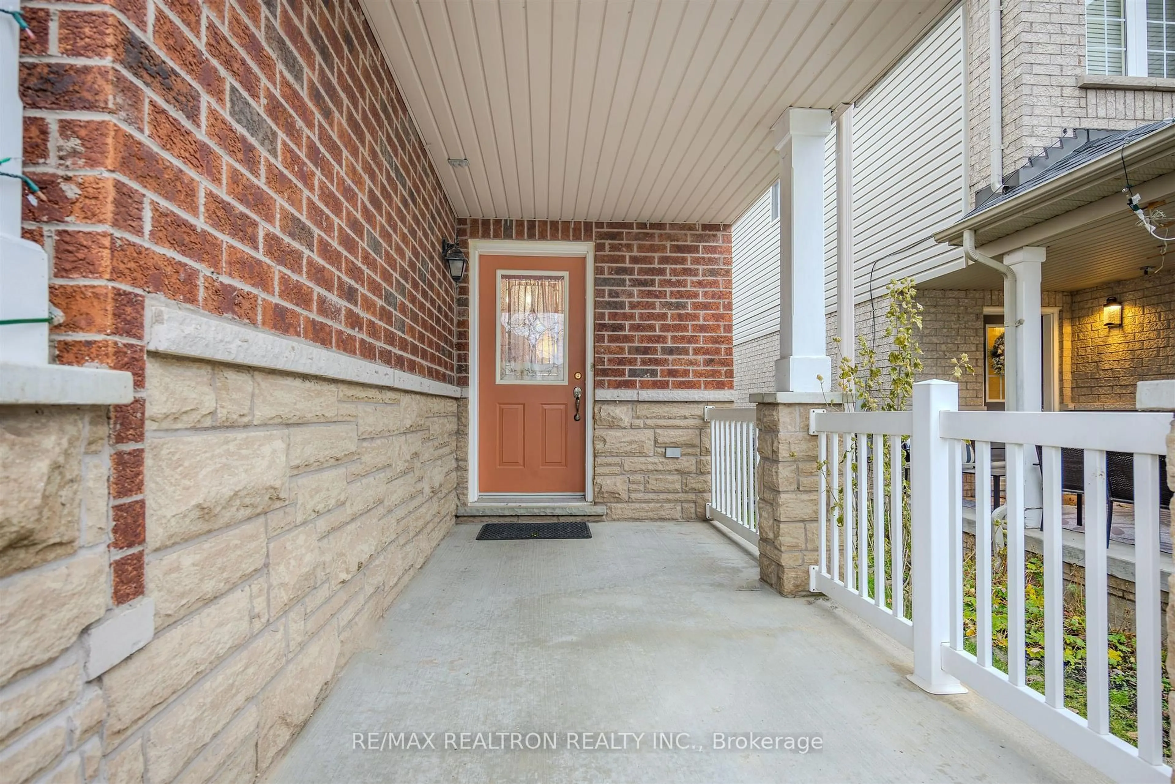 Unknown for 448 Sydor Crt, Newmarket Ontario L3X 2Y5