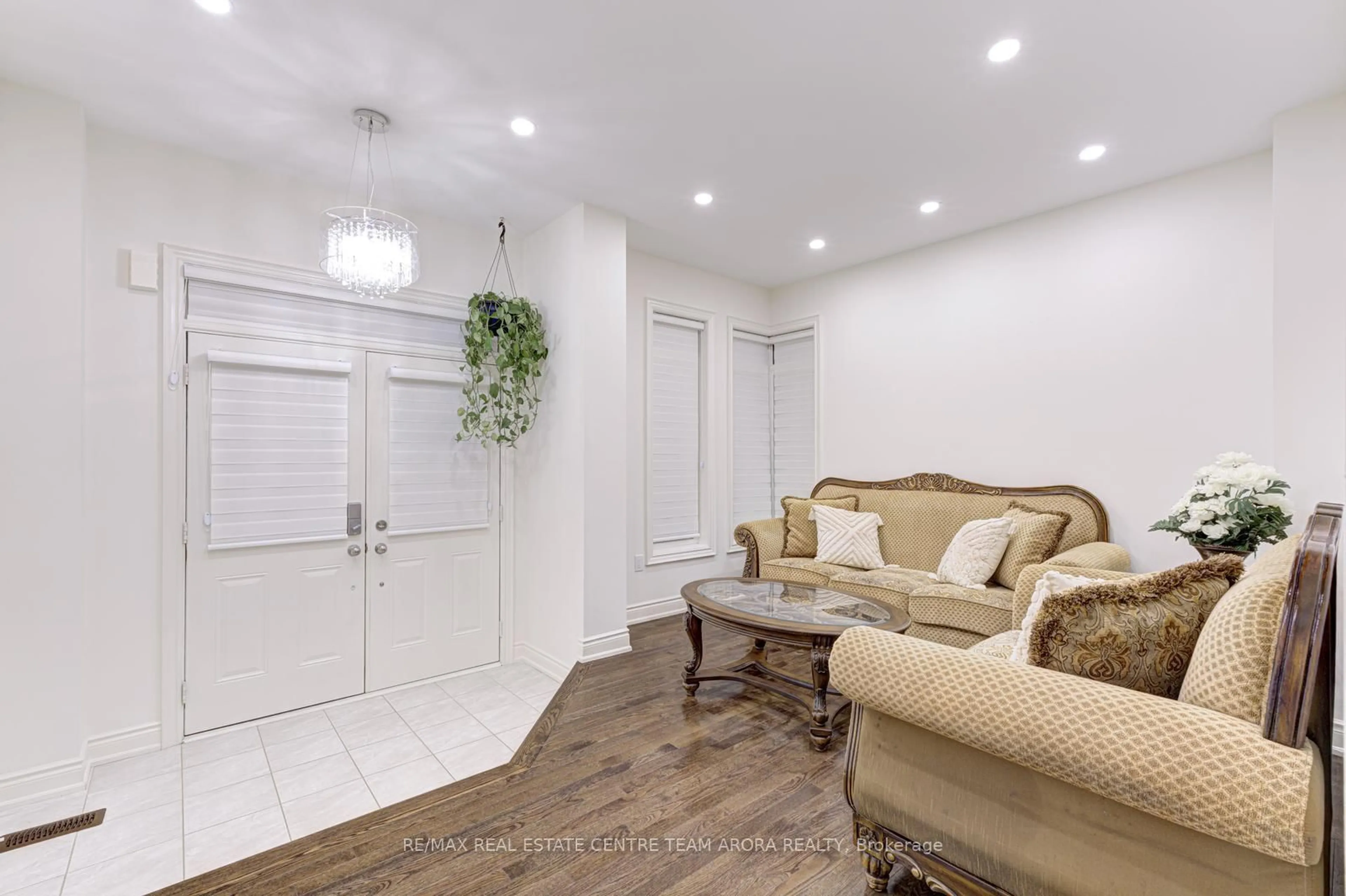 Unknown for 91 Elderslie Cres, Vaughan Ontario L4H 4L4