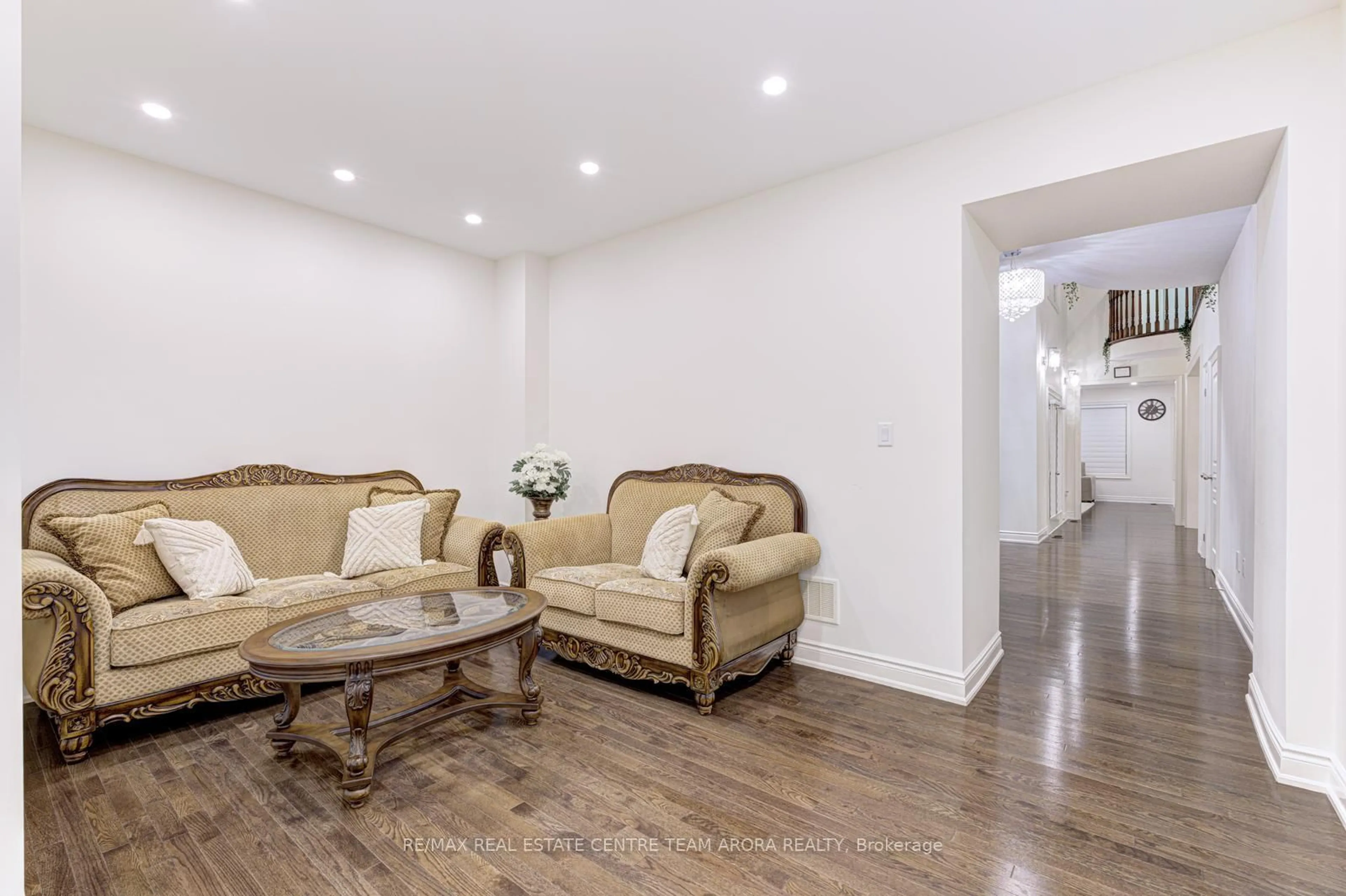 Living room with furniture, unknown for 91 Elderslie Cres, Vaughan Ontario L4H 4L4