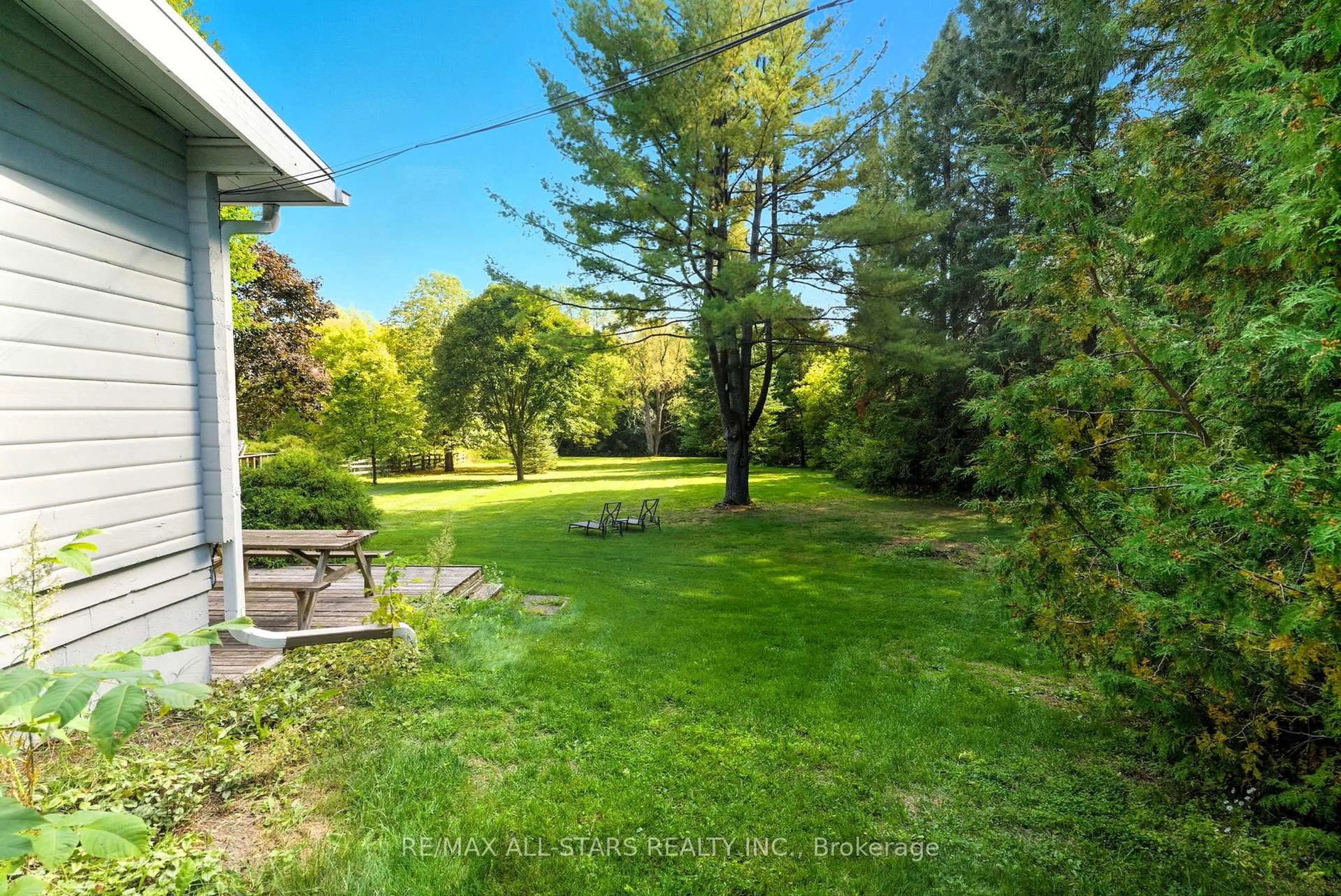A pic from outside/outdoor area/front of a property/back of a property/a pic from drone, forest/trees view for 341 Feasby Rd, Uxbridge Ontario L9P 1R1