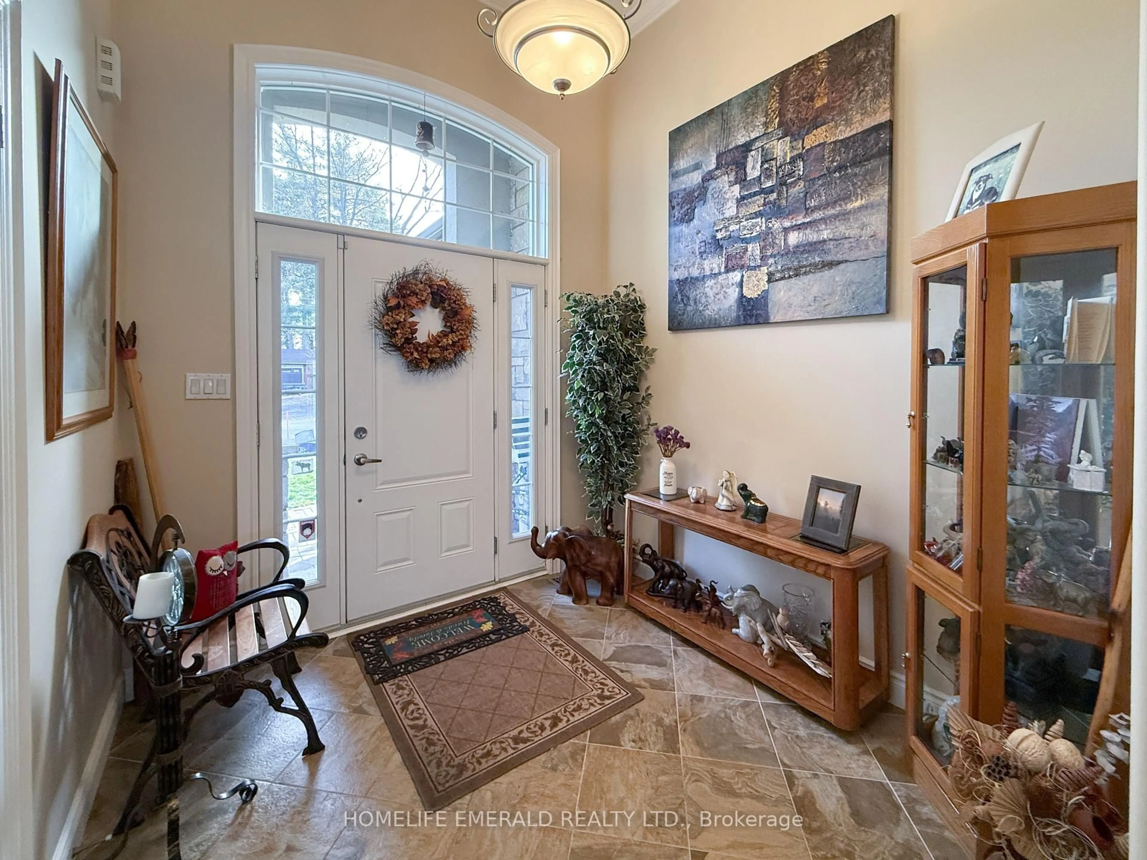 Indoor entryway for 17 Tree Top St, Essa Ontario L0M 1B2