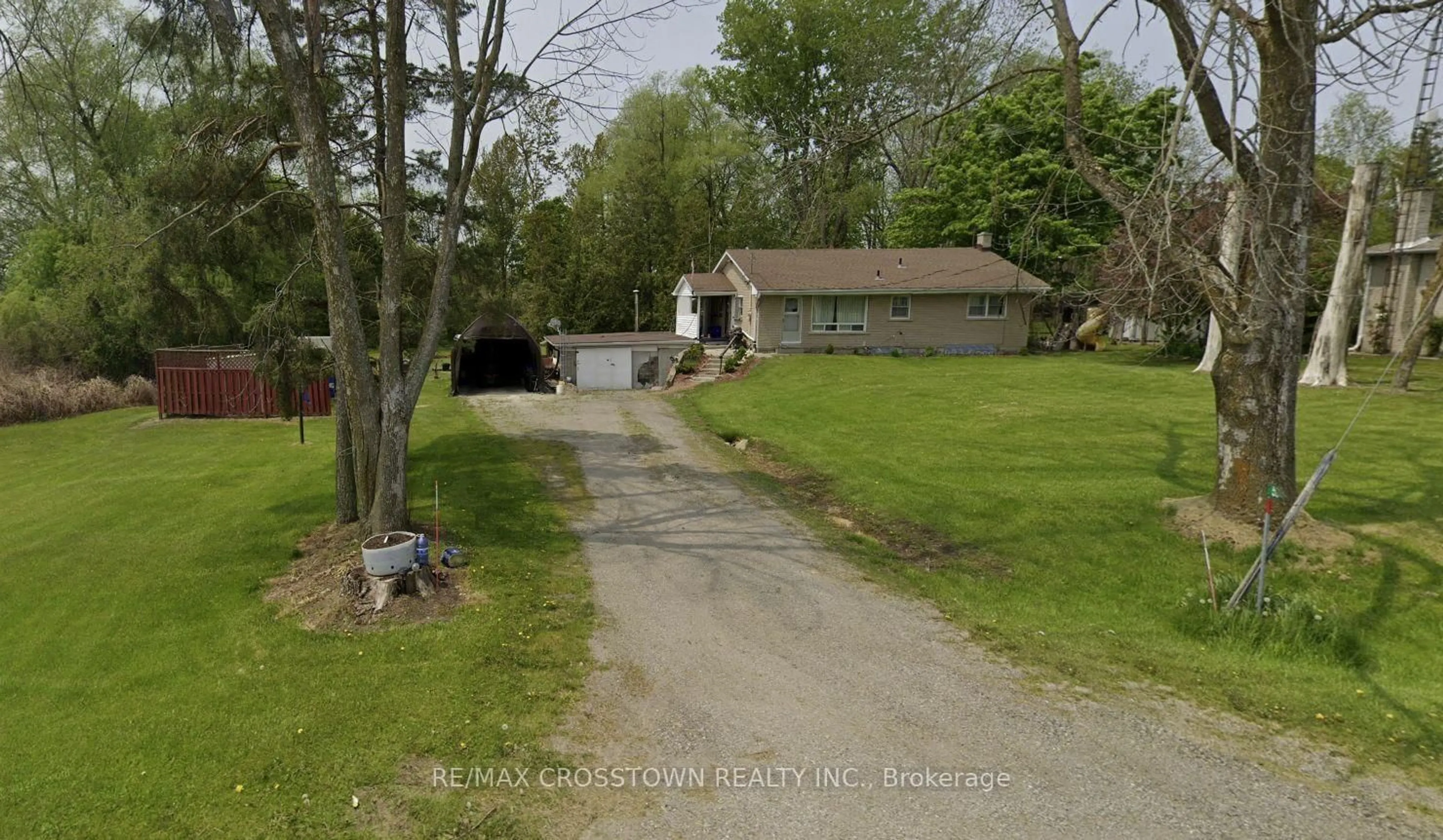 A pic from outside/outdoor area/front of a property/back of a property/a pic from drone, street for 5274 10th Line, Essa Ontario L0L 1L0