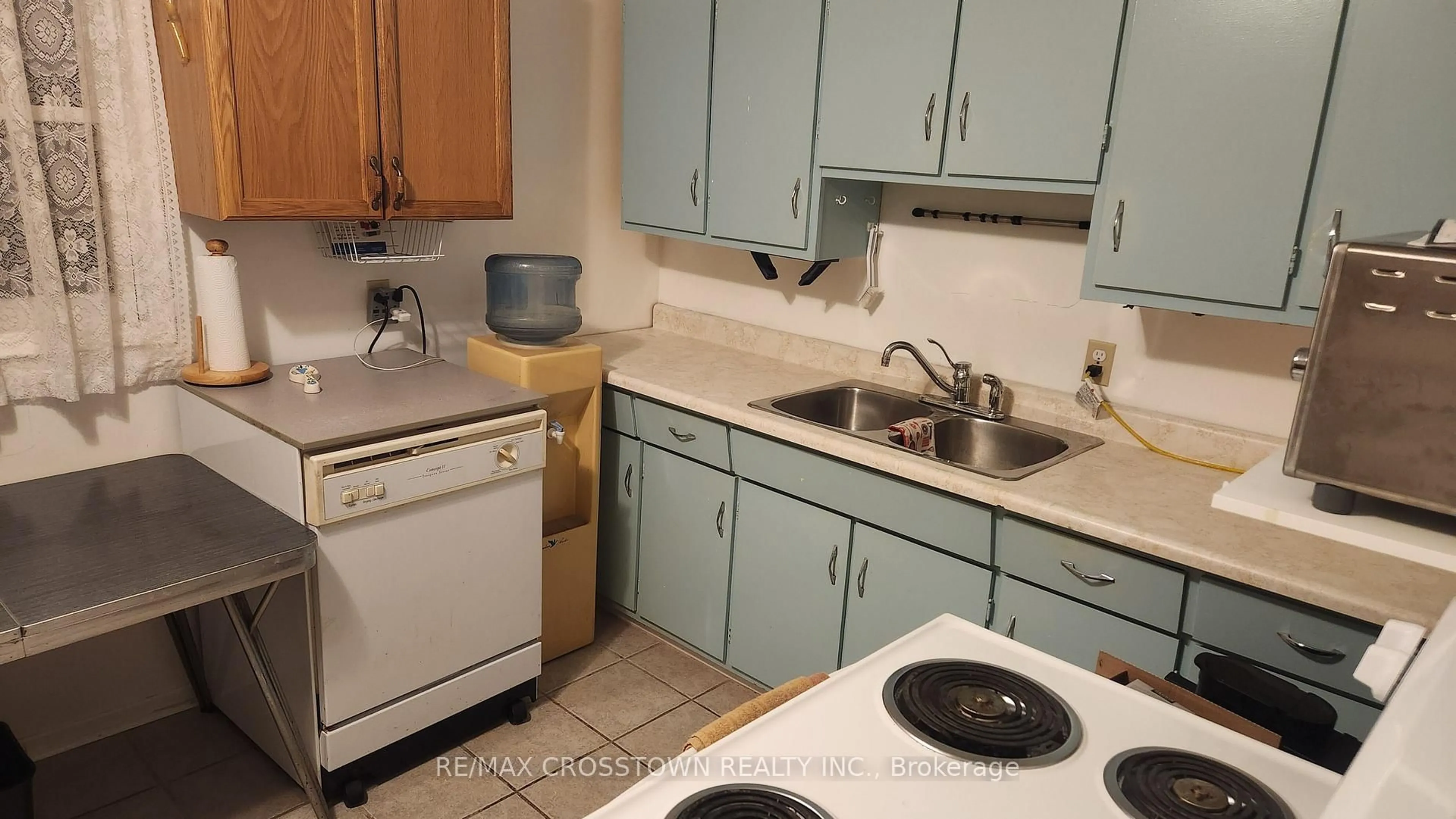 Standard kitchen, unknown for 5274 10th Line, Essa Ontario L0L 1L0