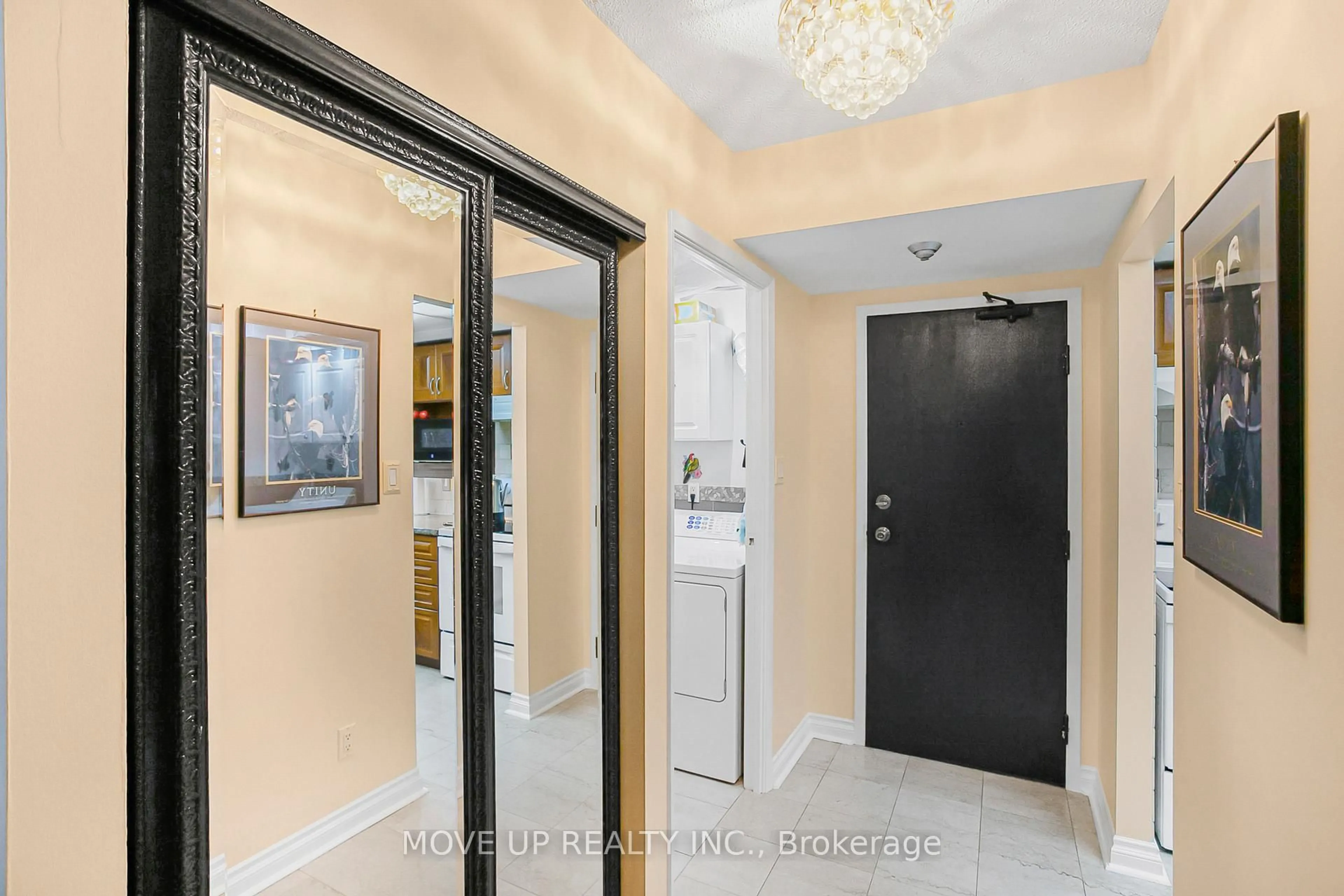 Indoor entryway for 249 Major Mackenzie Dr #203, Richmond Hill Ontario L4C 9M8