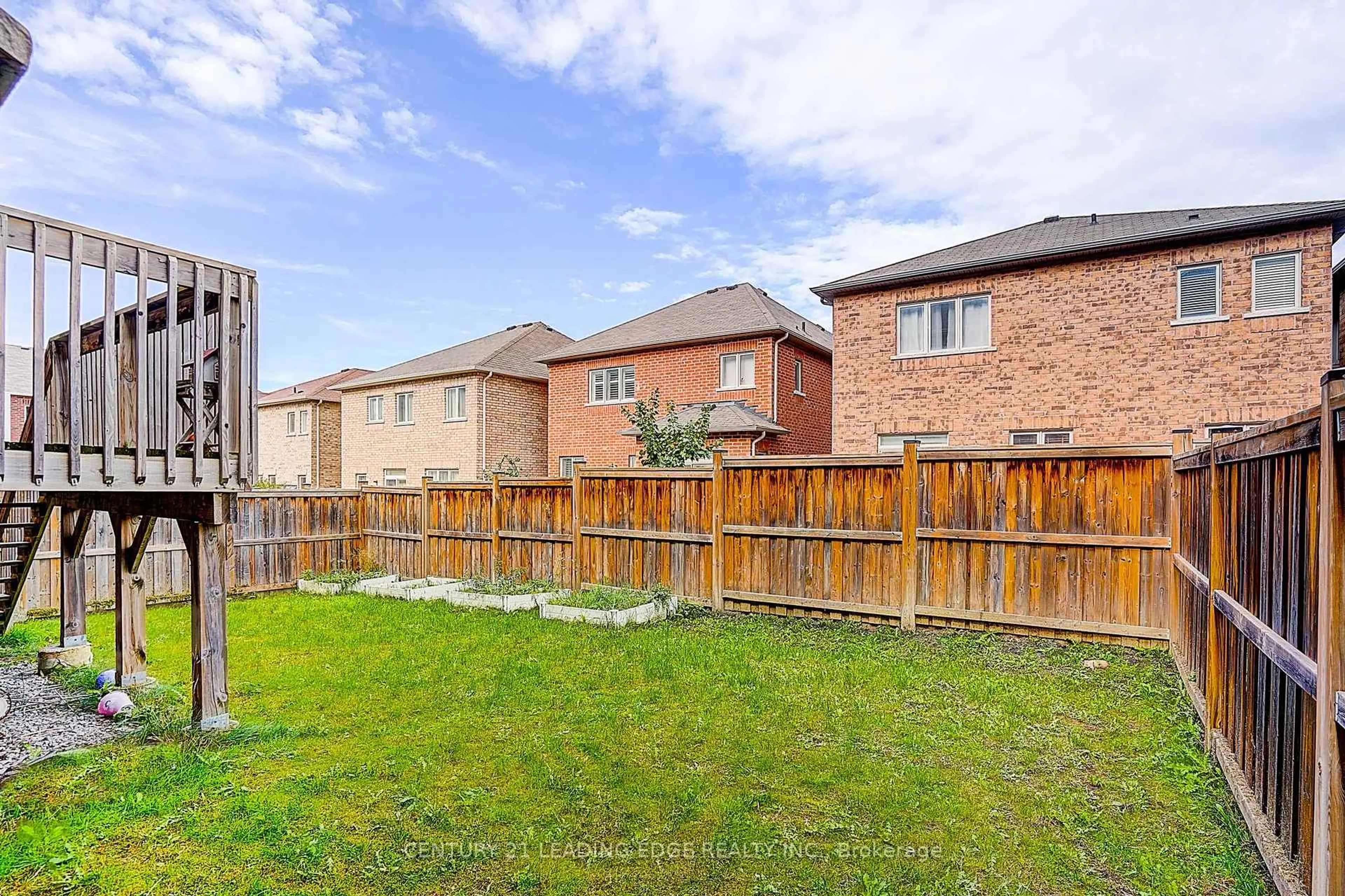 A pic from outside/outdoor area/front of a property/back of a property/a pic from drone, street for 8 Hubner Ave, Markham Ontario L6C 0S8