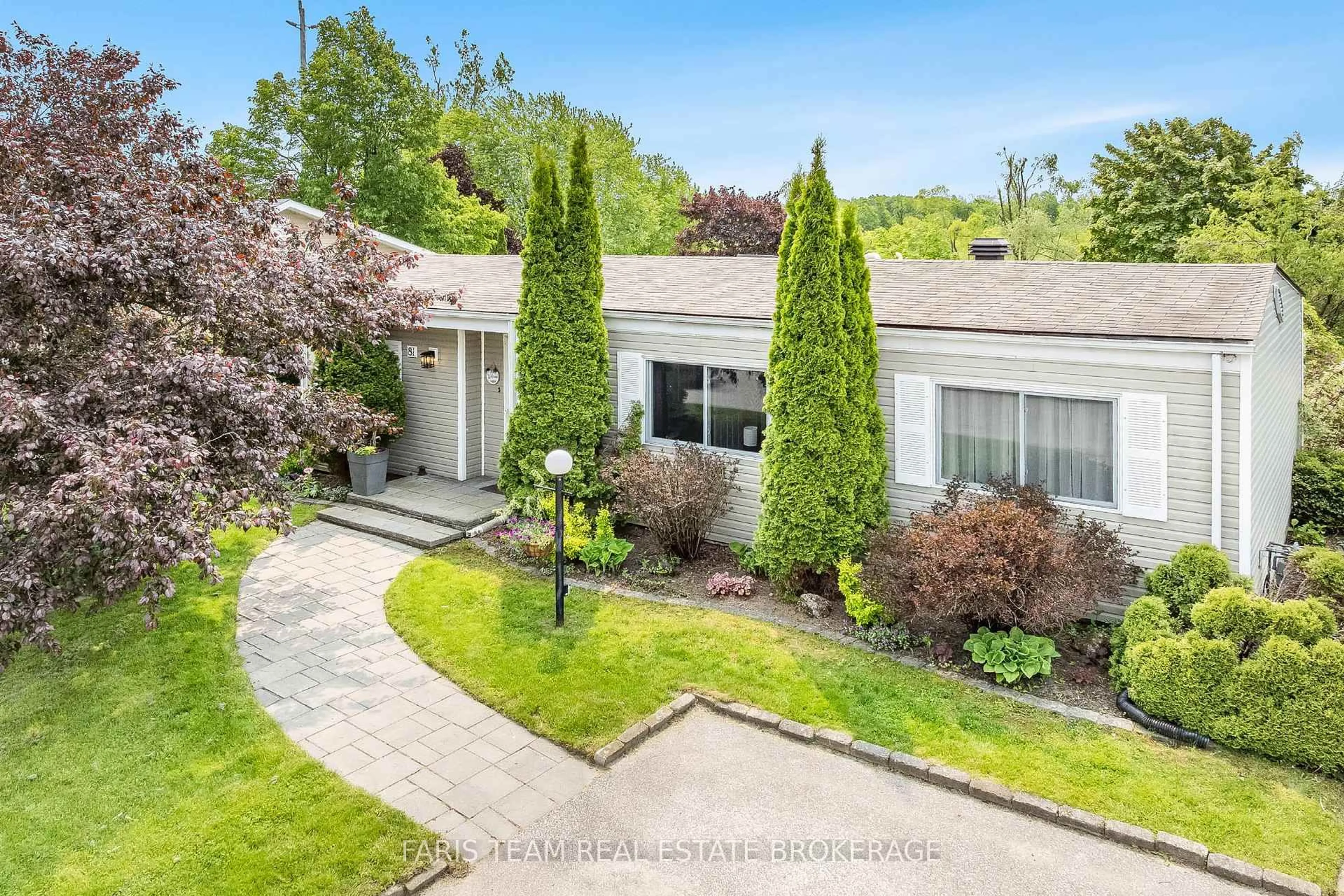 A pic from outside/outdoor area/front of a property/back of a property/a pic from drone, unknown for 81 Corner Brook Tr, Innisfil Ontario L9S 1S1