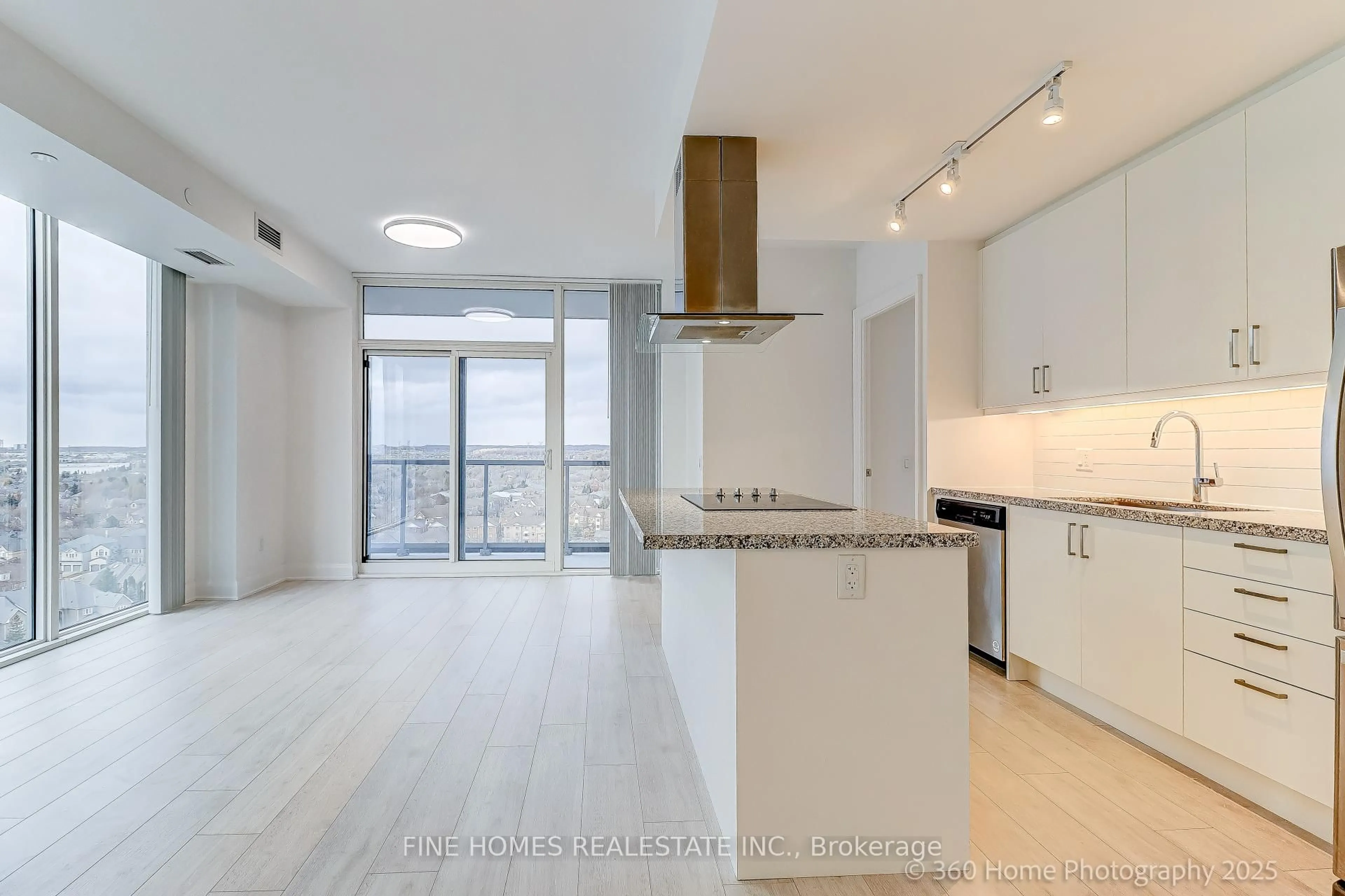 Open concept kitchen, unknown for 20 Gatineau Dr, Vaughan Ontario L4J 0L3