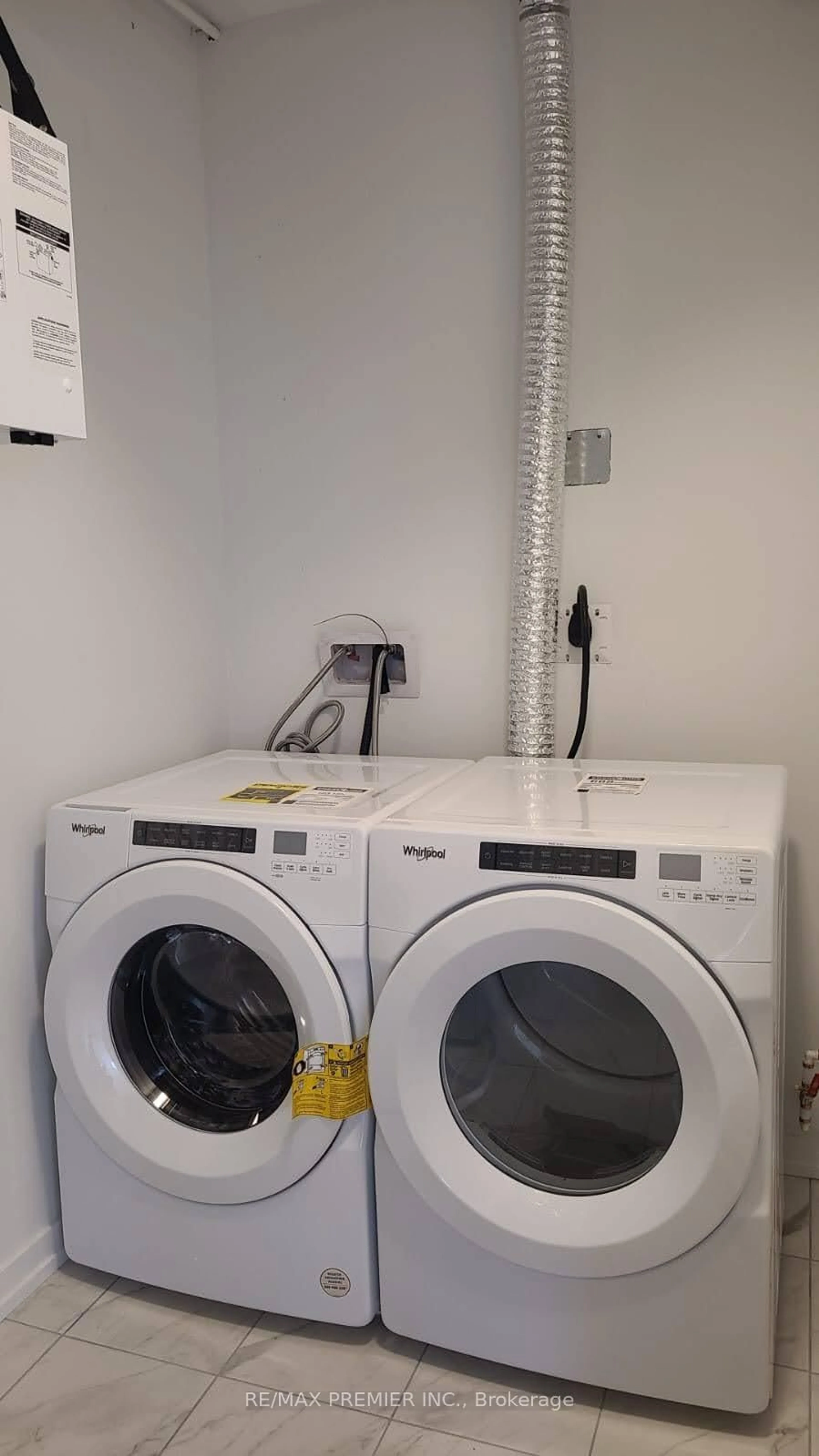 Laundry room for 15 Lytham Green Circ #15, Newmarket Ontario L3Y 0H3