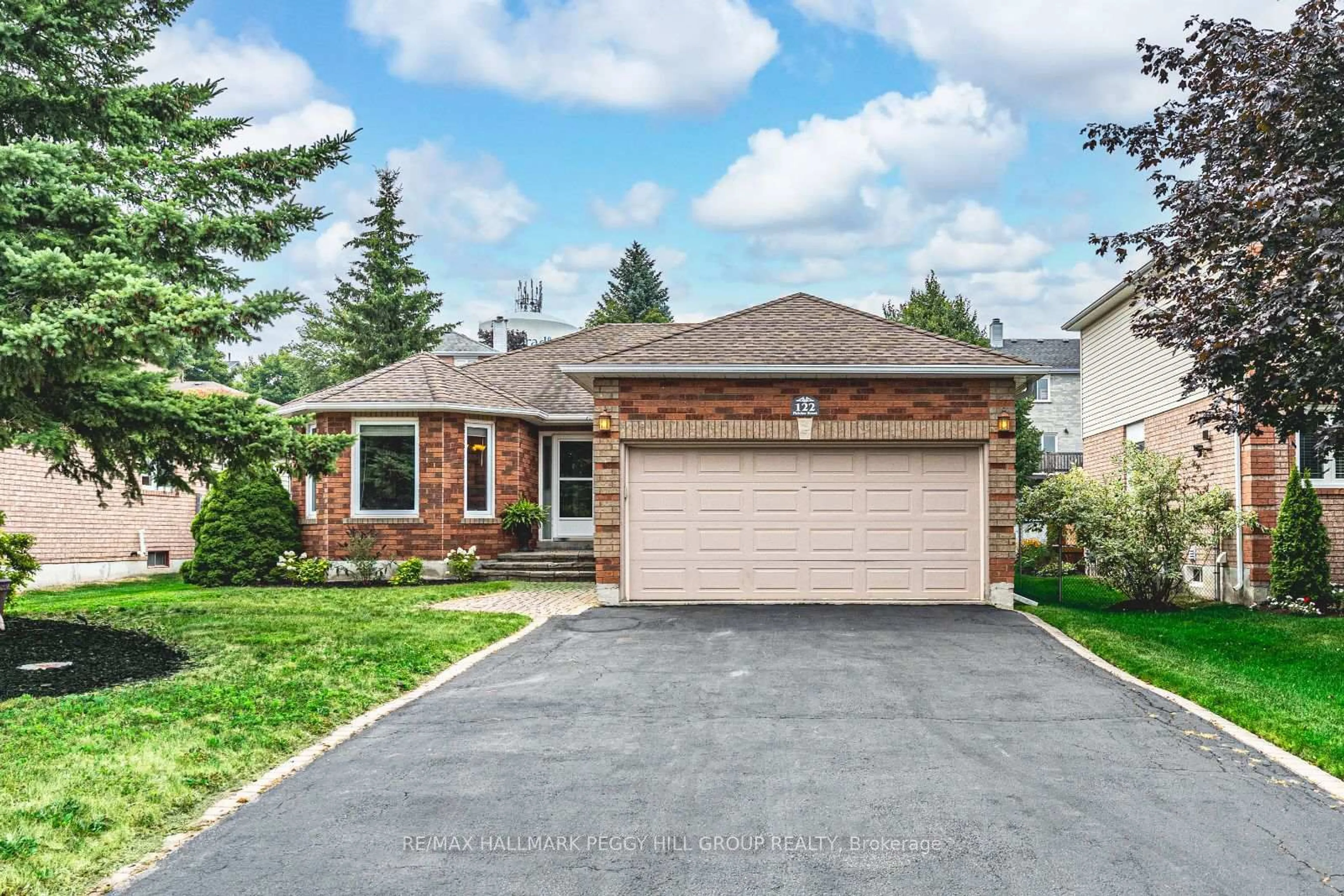 Home with brick exterior material, street for 122 Fletcher St, Bradford West Gwillimbury Ontario L3Z 2Y9