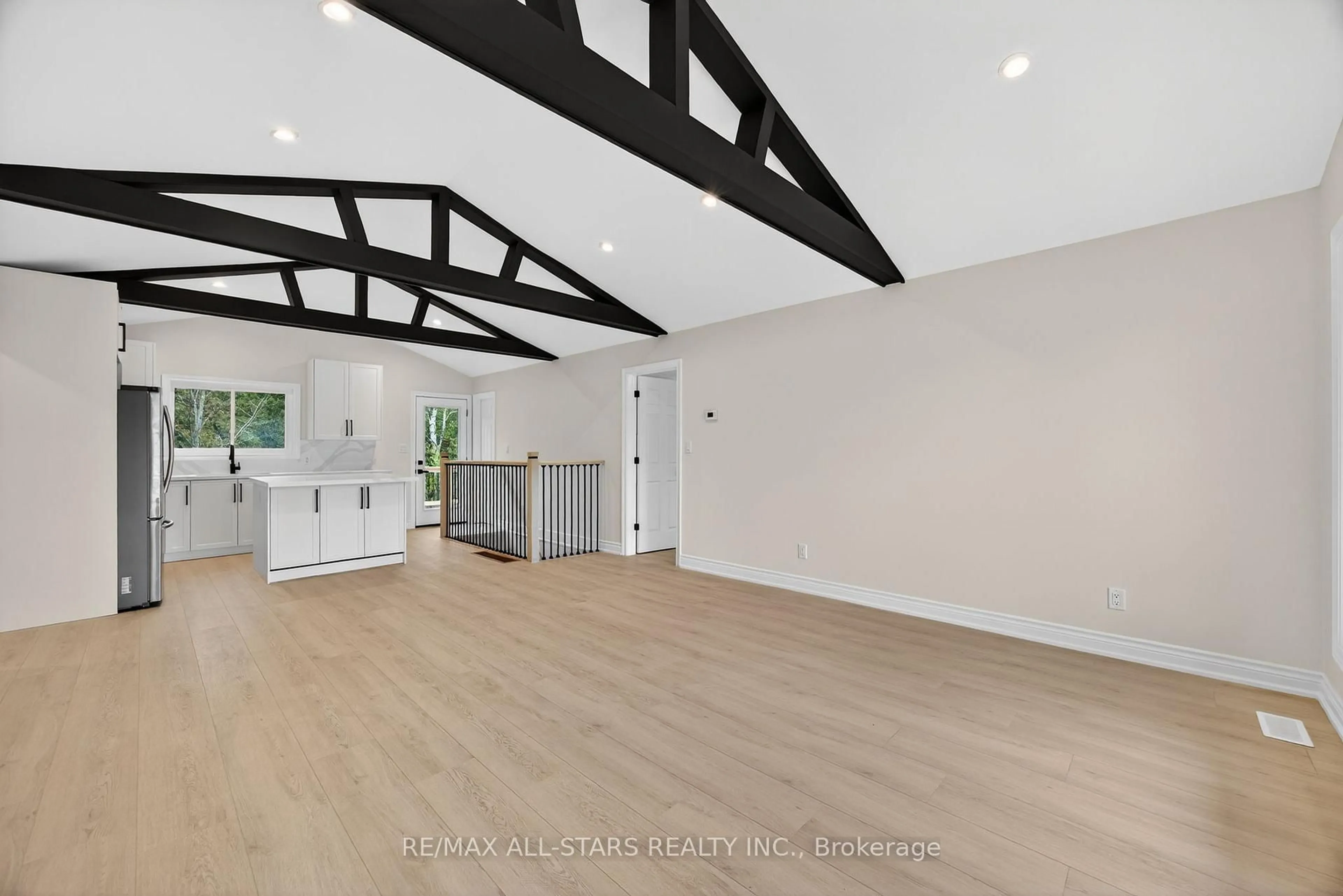 Unknown for 51 Garrett Dr, Georgina Ontario L0E 1R0