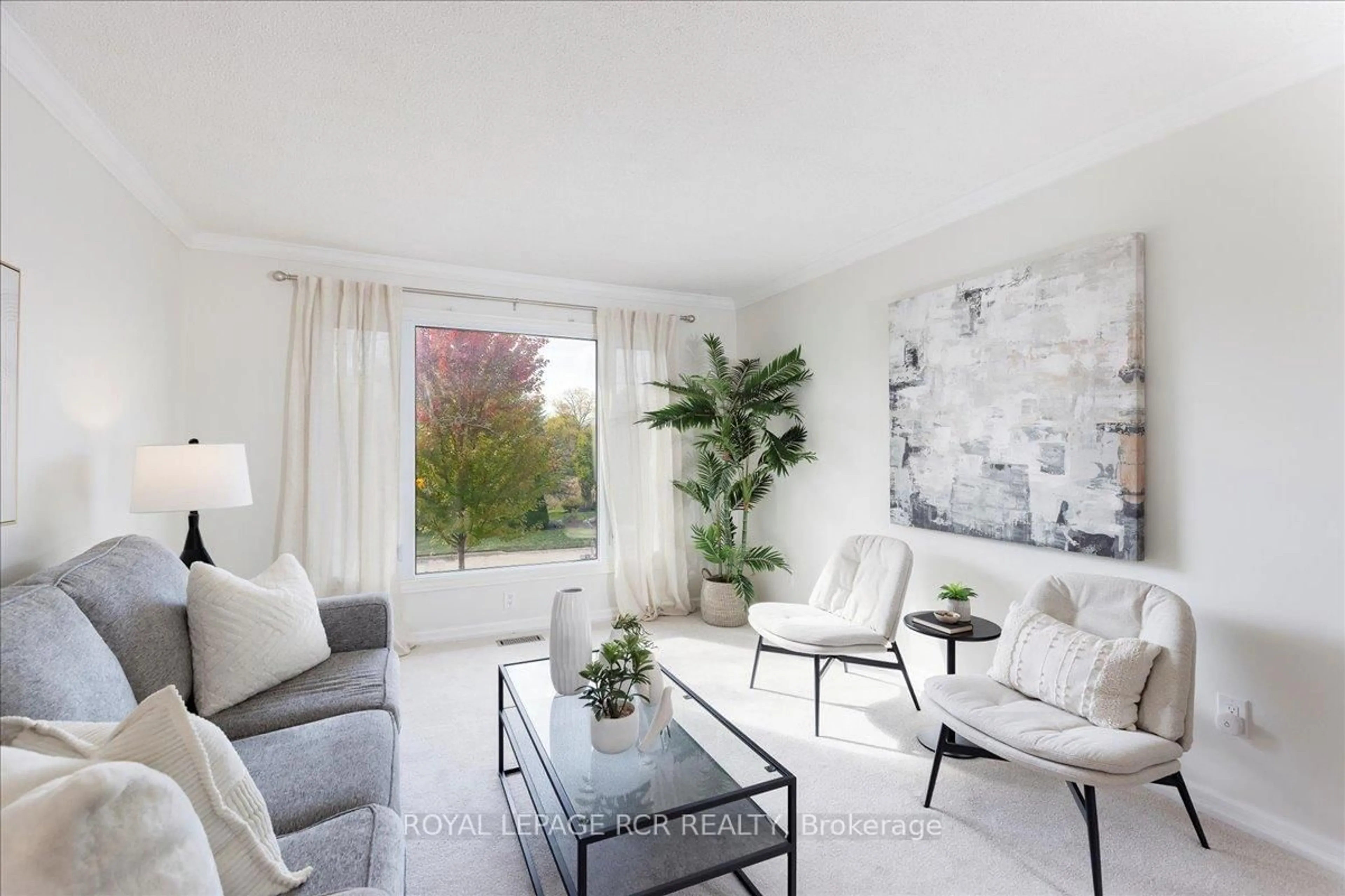 Living room with furniture, unknown for 153 Stickwood Crt, Newmarket Ontario L3Y 5V2