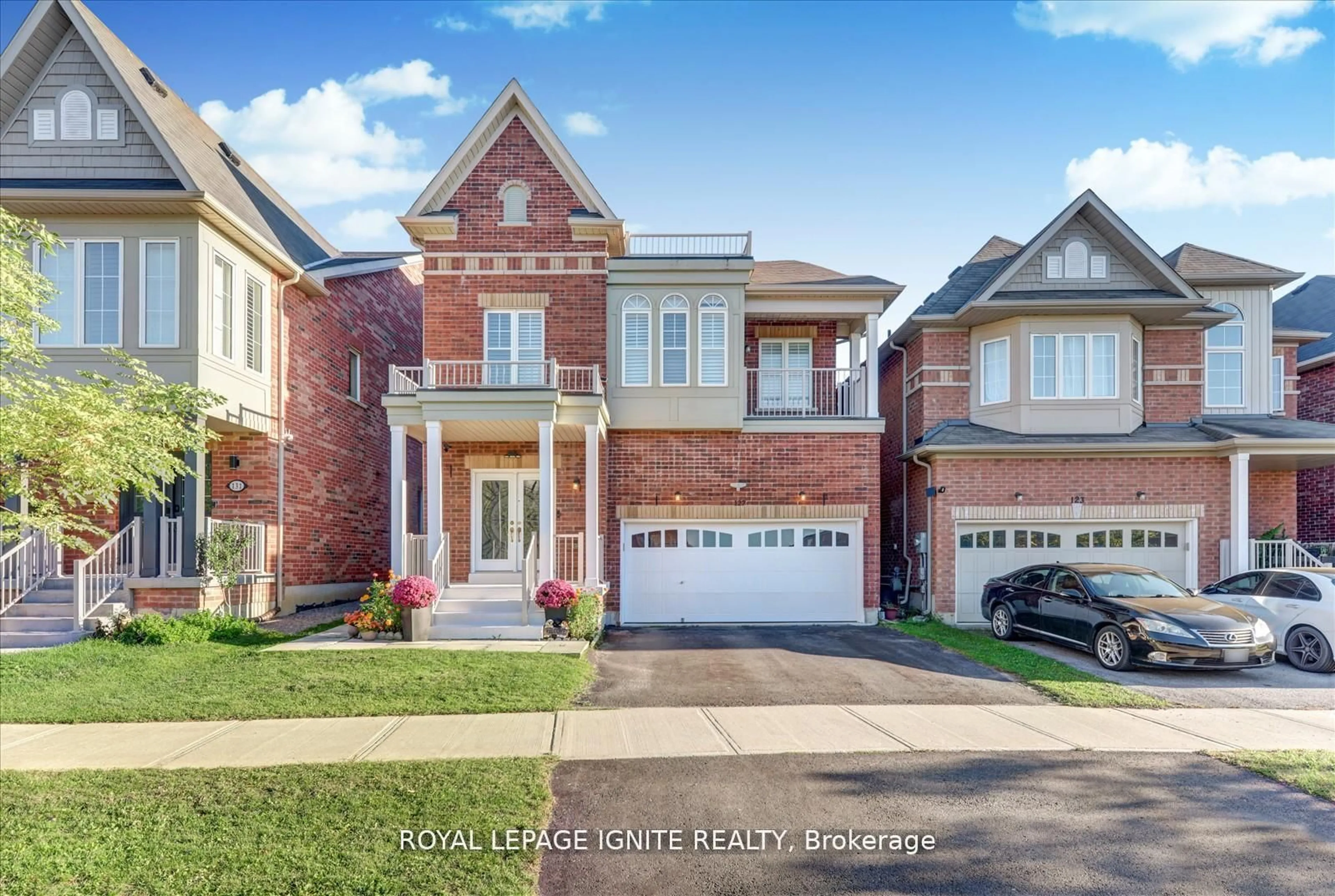 Home with brick exterior material, street for 127 Noah's Farm Tr, Whitchurch-Stouffville Ontario L4A 4P1