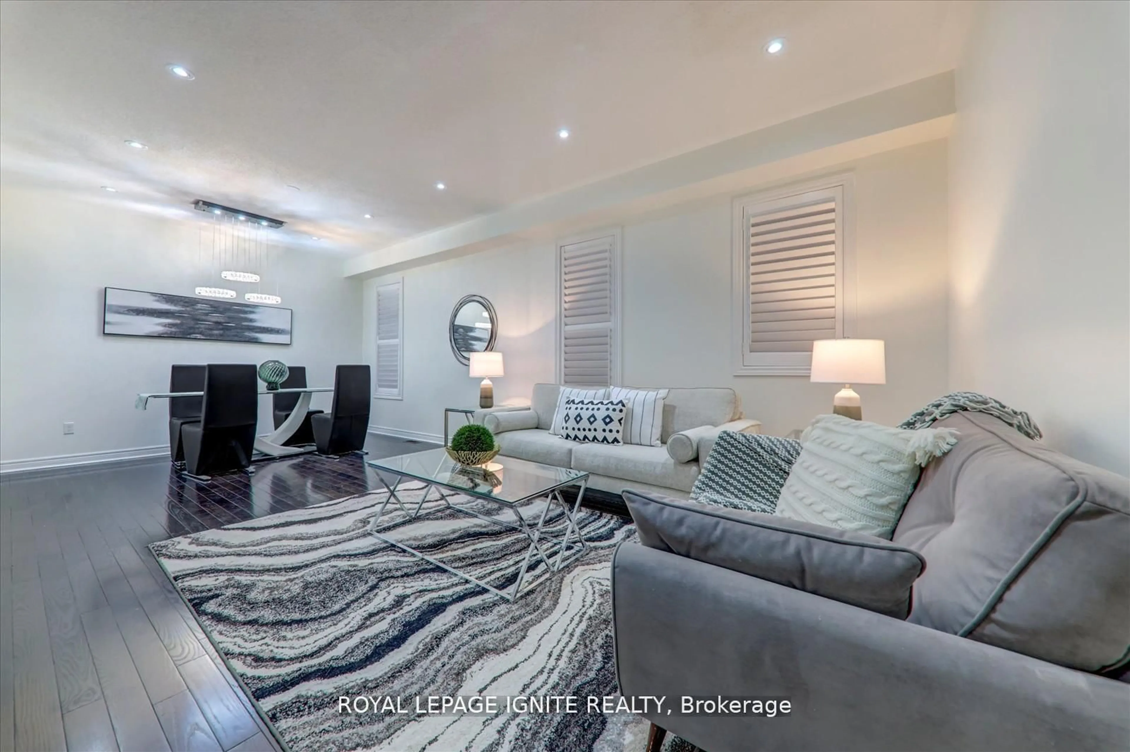 Living room with furniture, unknown for 127 Noah's Farm Tr, Whitchurch-Stouffville Ontario L4A 4P1