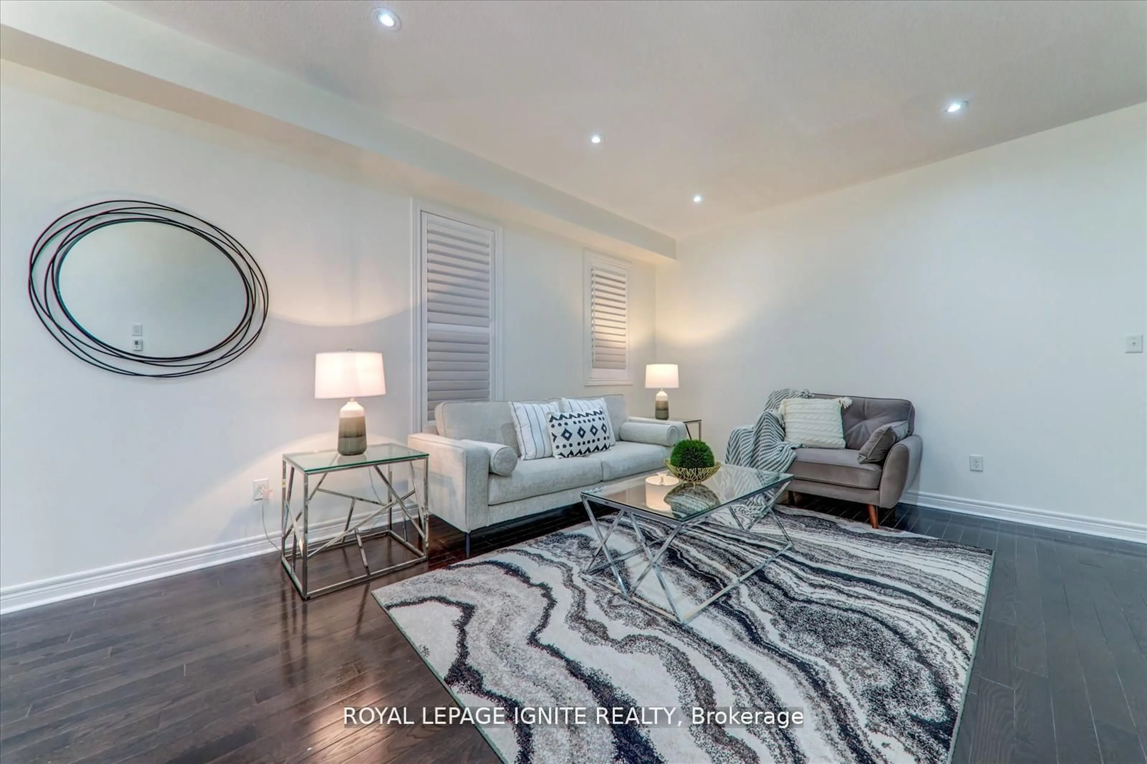 Living room with furniture, unknown for 127 Noah's Farm Tr, Whitchurch-Stouffville Ontario L4A 4P1