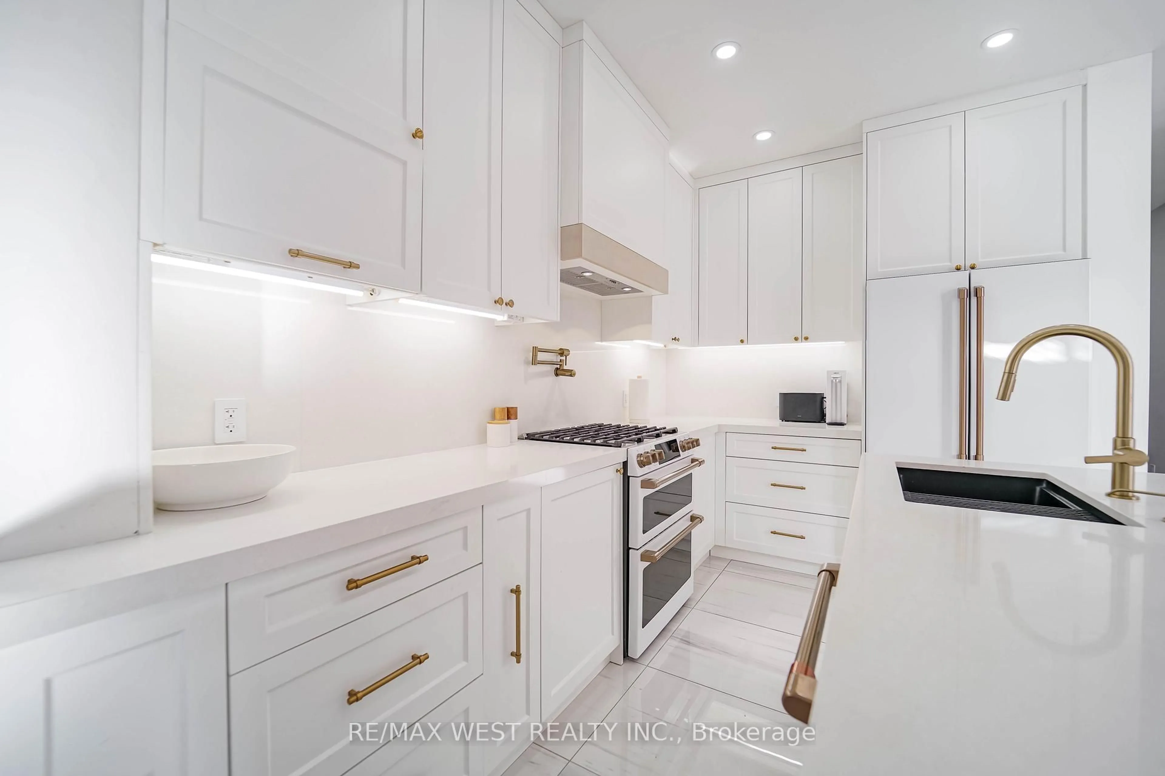 Contemporary kitchen, ceramic/tile floor for 61 Bellefond St, Vaughan Ontario L4H 5C5