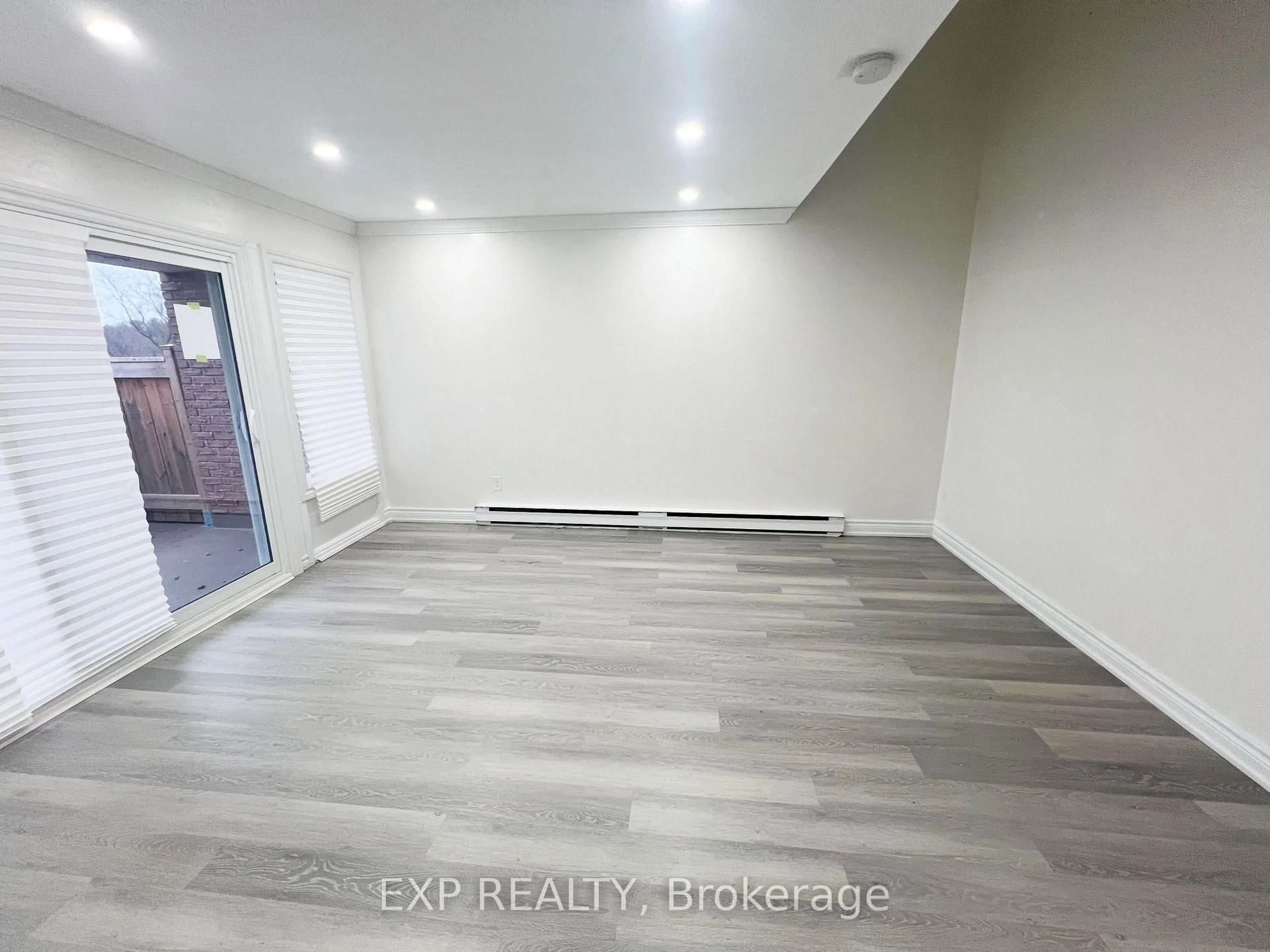 A pic of a room for 248 Milestone Cres #120, Aurora Ontario L4G 3M2