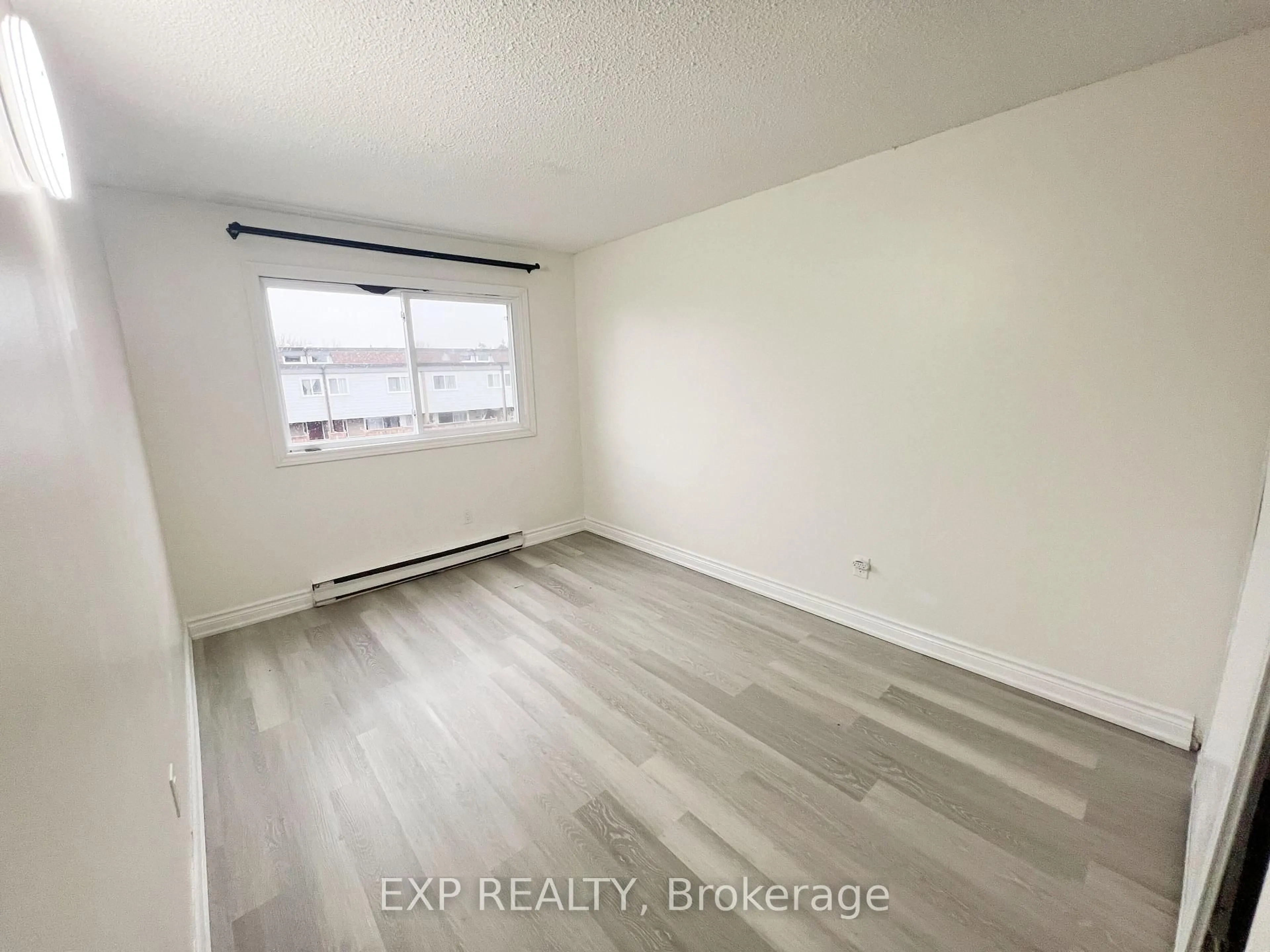 A pic of a room for 248 Milestone Cres #120, Aurora Ontario L4G 3M2