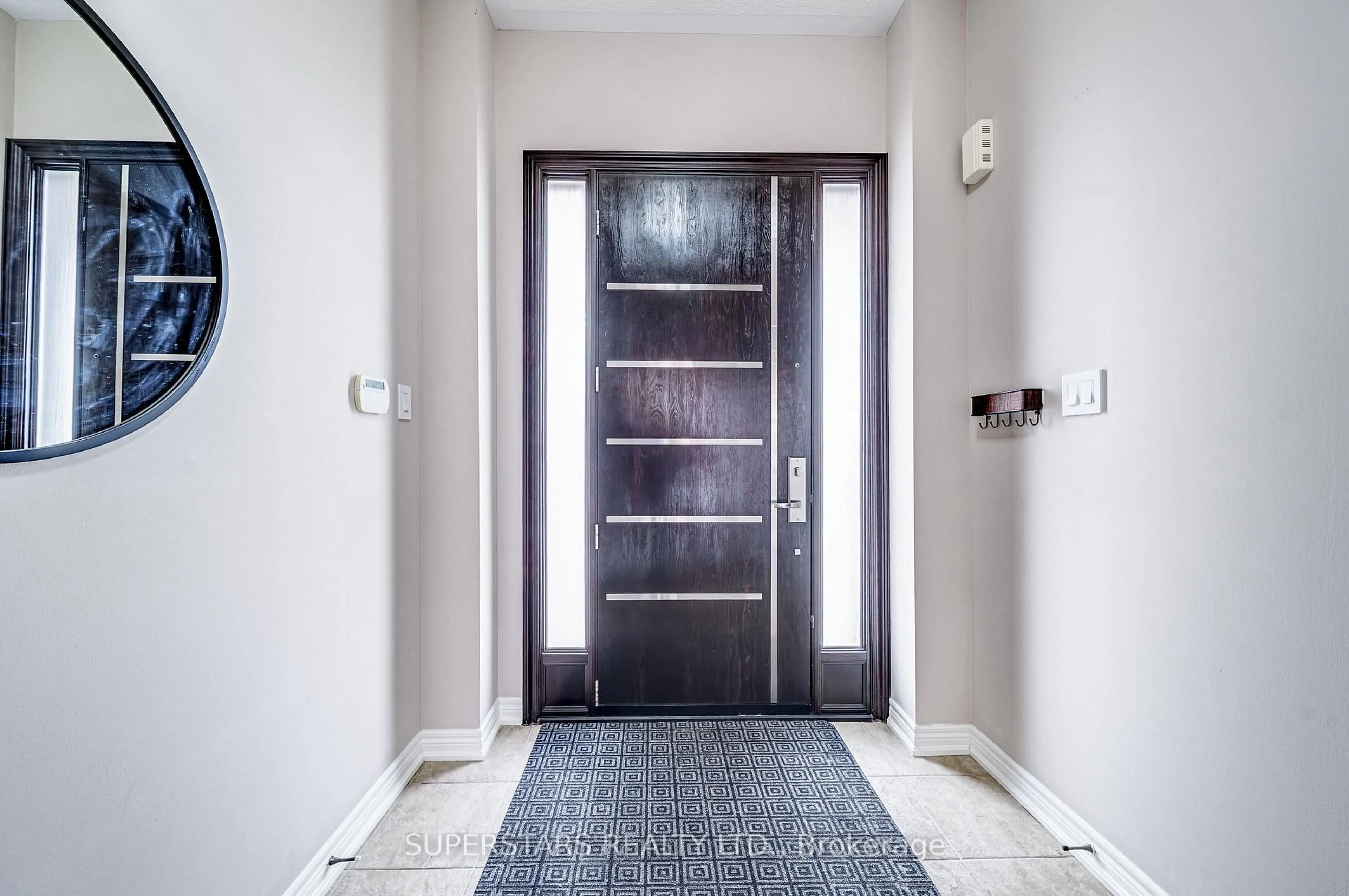 Indoor entryway for 106 White Beach Cres, Vaughan Ontario L6A 0R2