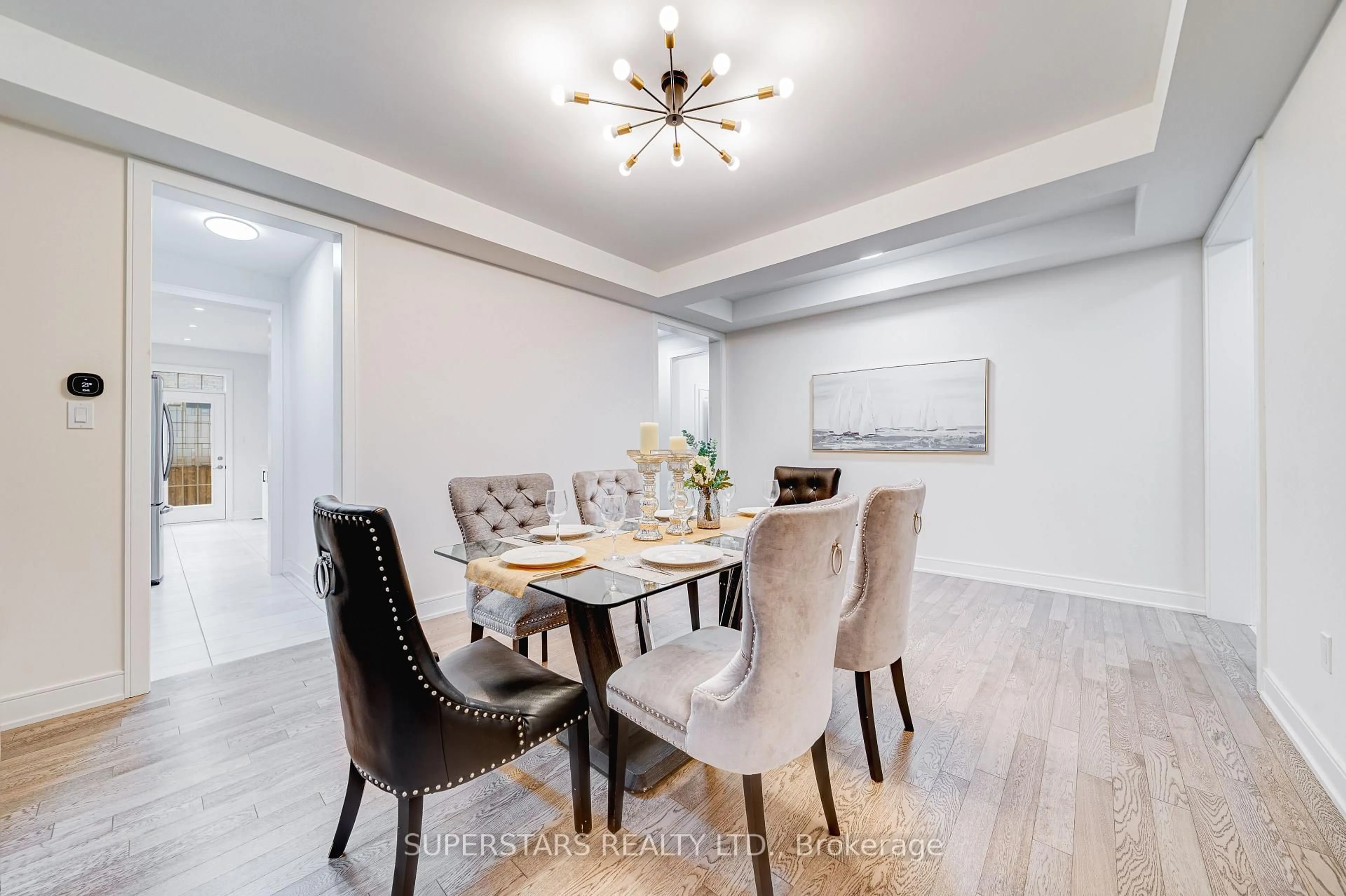 Dining room, unknown for 143 Kenneth Rogers Cres, East Gwillimbury Ontario L9N 0S1