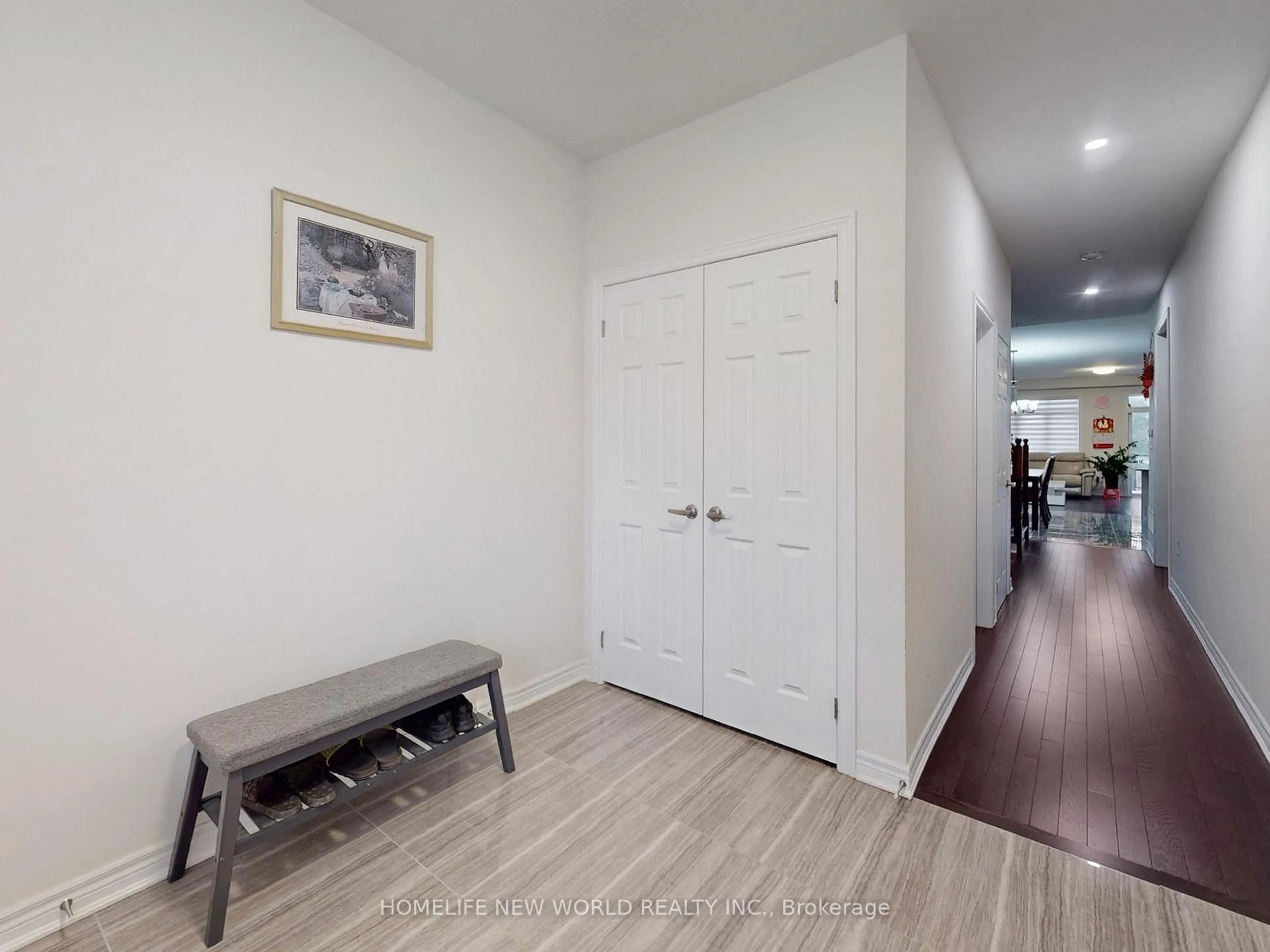 Indoor entryway for 43 Titan Tr, Markham Ontario L3S 0E2