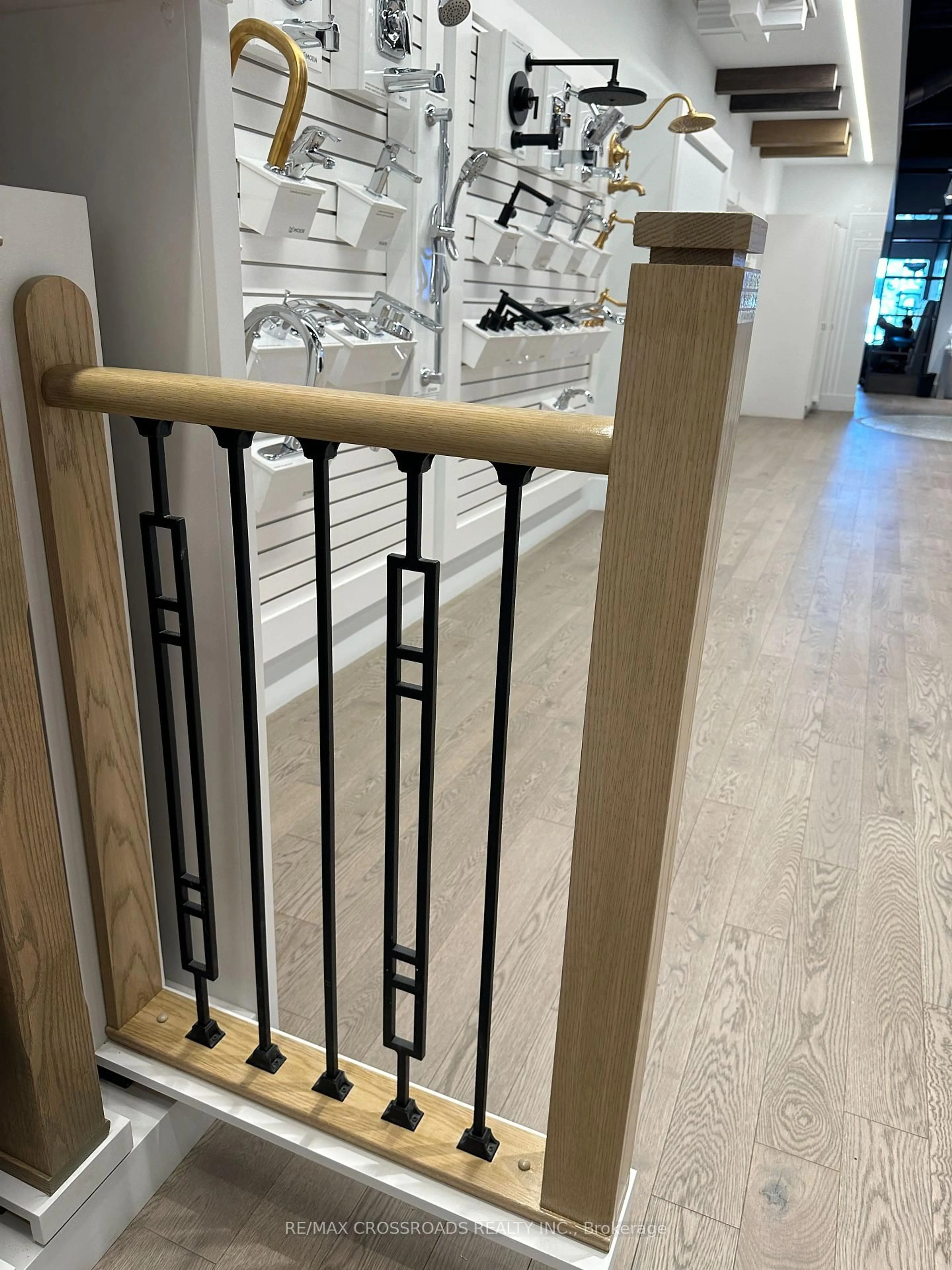 Unknown for 5 Kane Cres, Aurora Ontario L4G 0C5