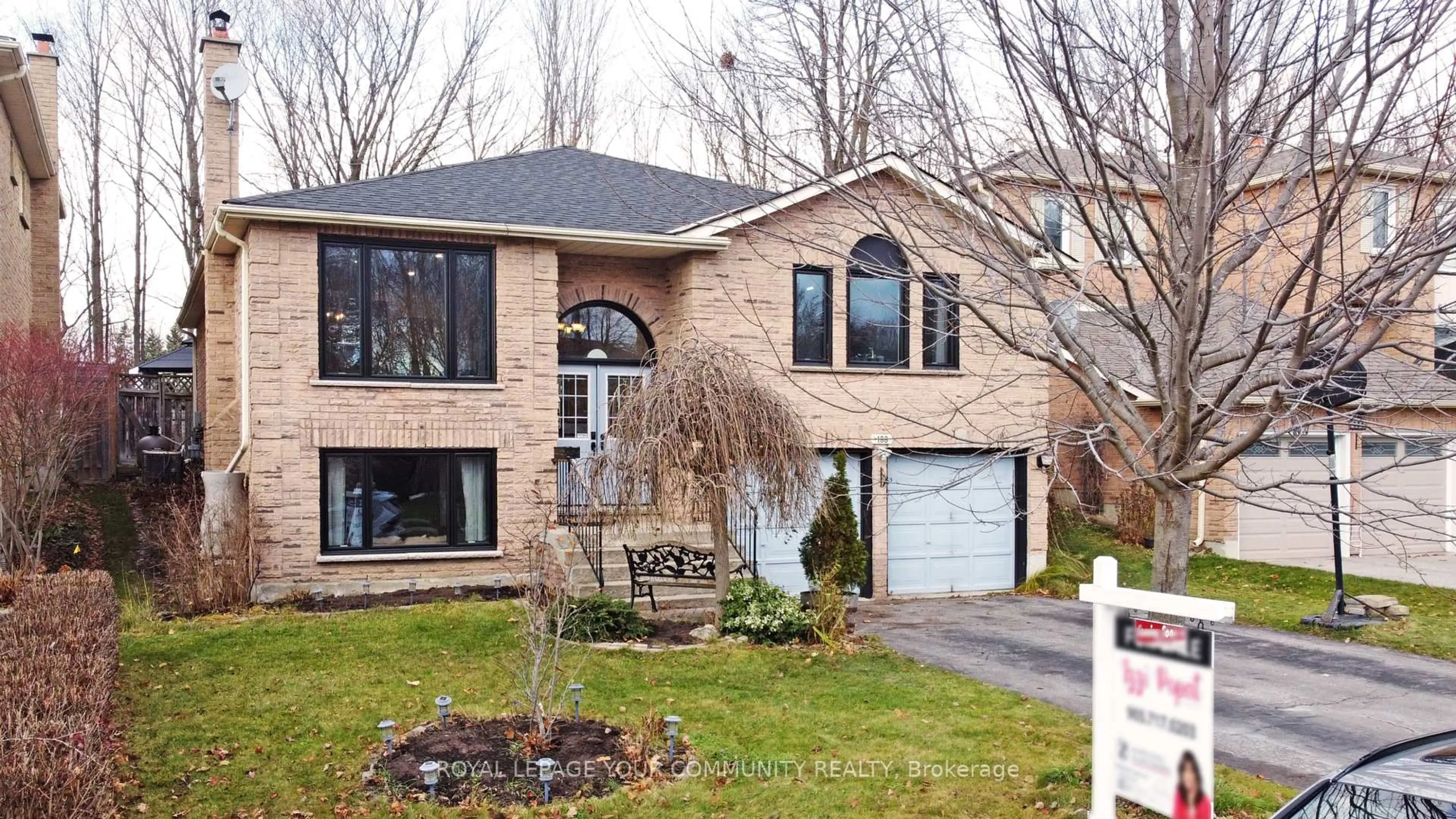 Home with brick exterior material, street for 188 Kemano Rd, Aurora Ontario L4G 4Z2