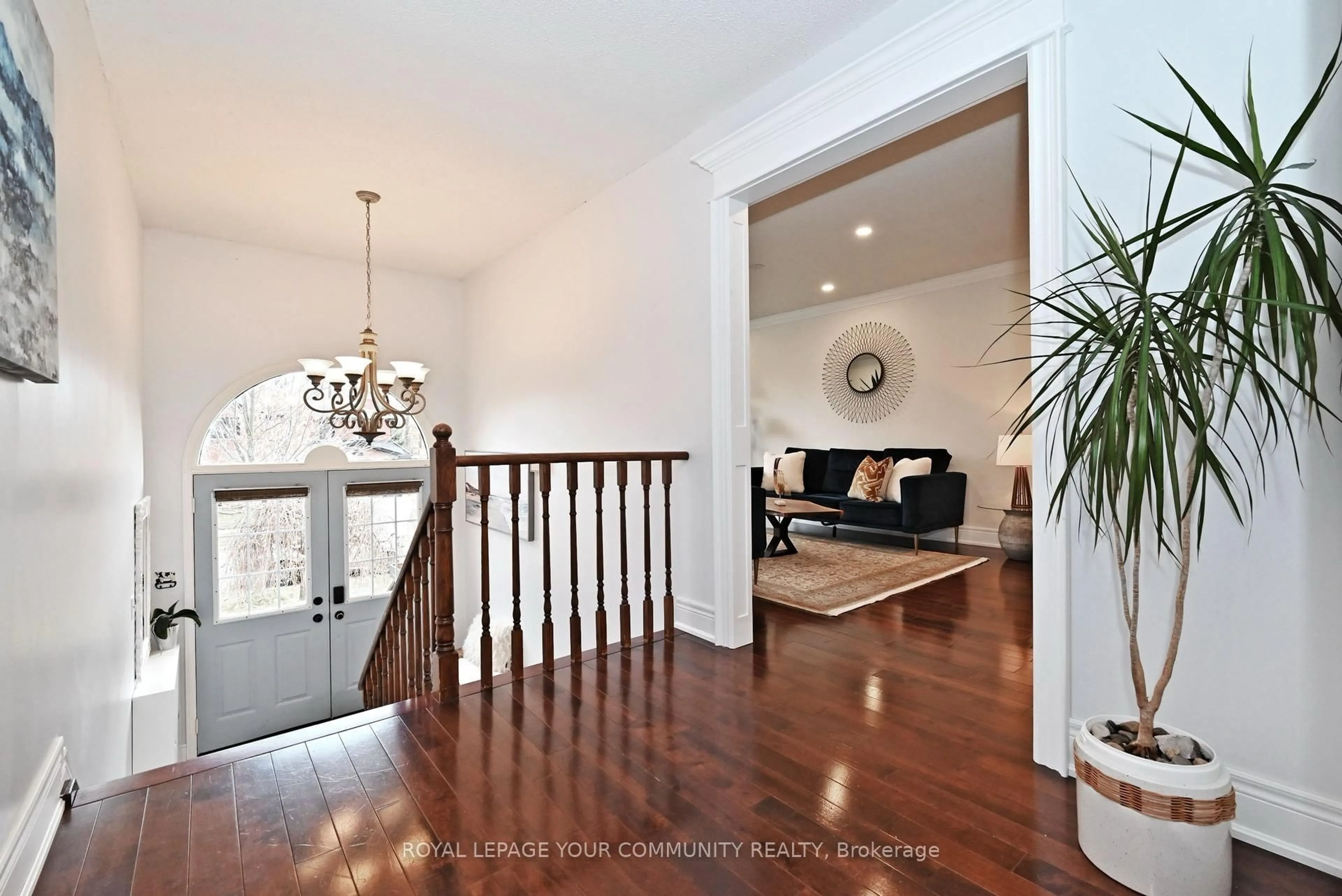 Indoor entryway for 188 Kemano Rd, Aurora Ontario L4G 4Z2