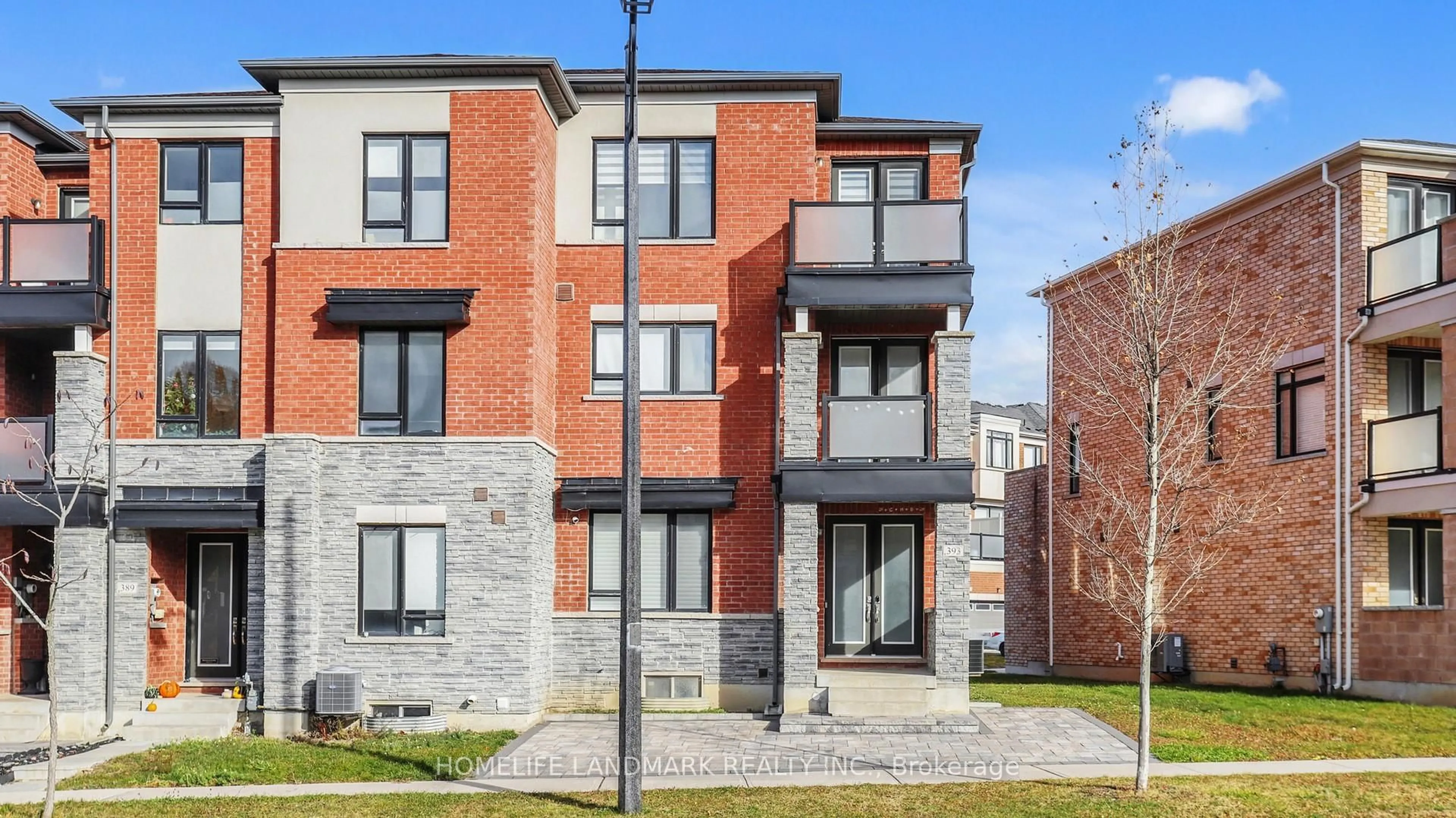 Home with brick exterior material, street for 393 William Graham Dr, Aurora Ontario L4G 0Z9