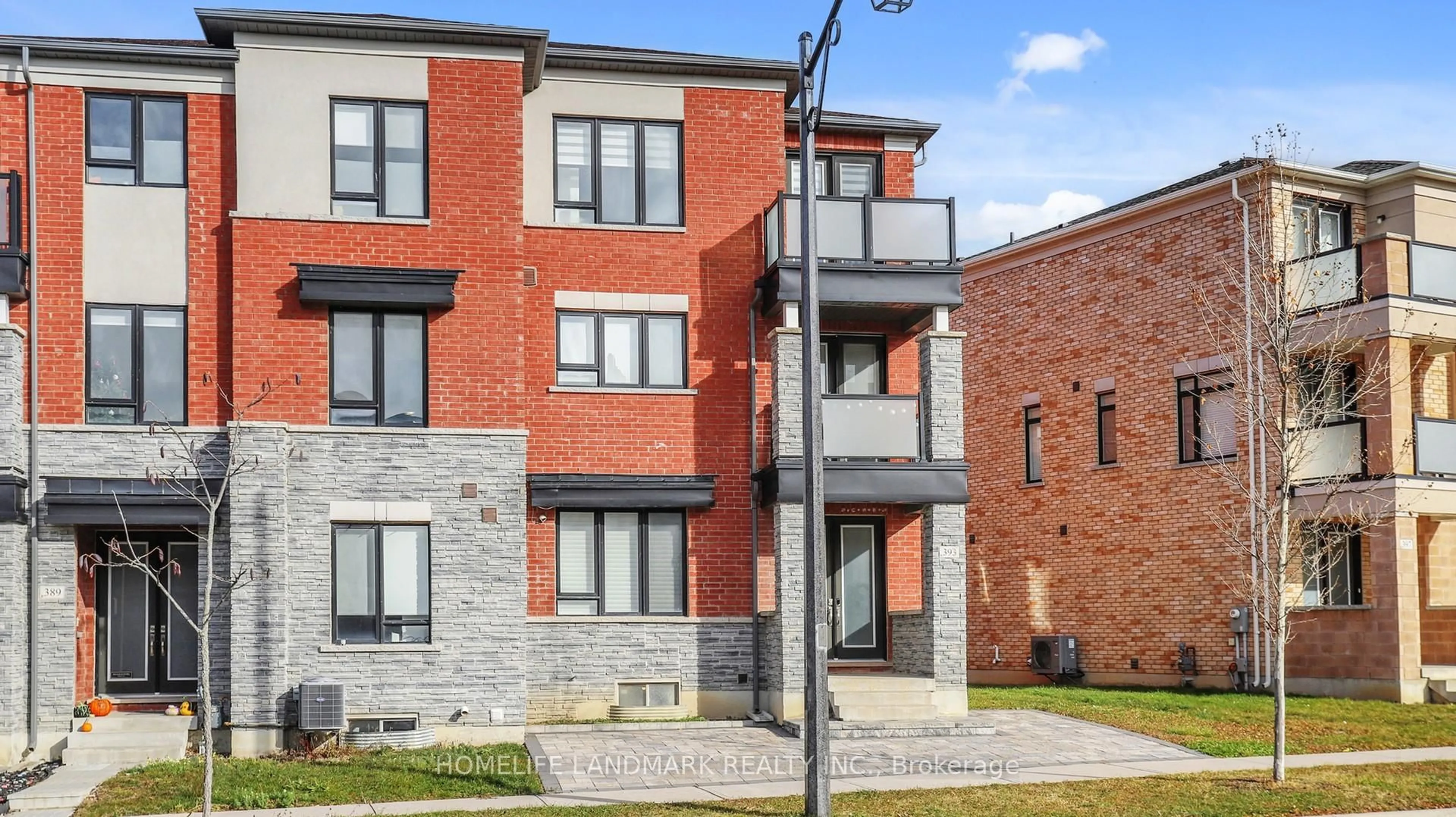 Home with brick exterior material, street for 393 William Graham Dr, Aurora Ontario L4G 0Z9