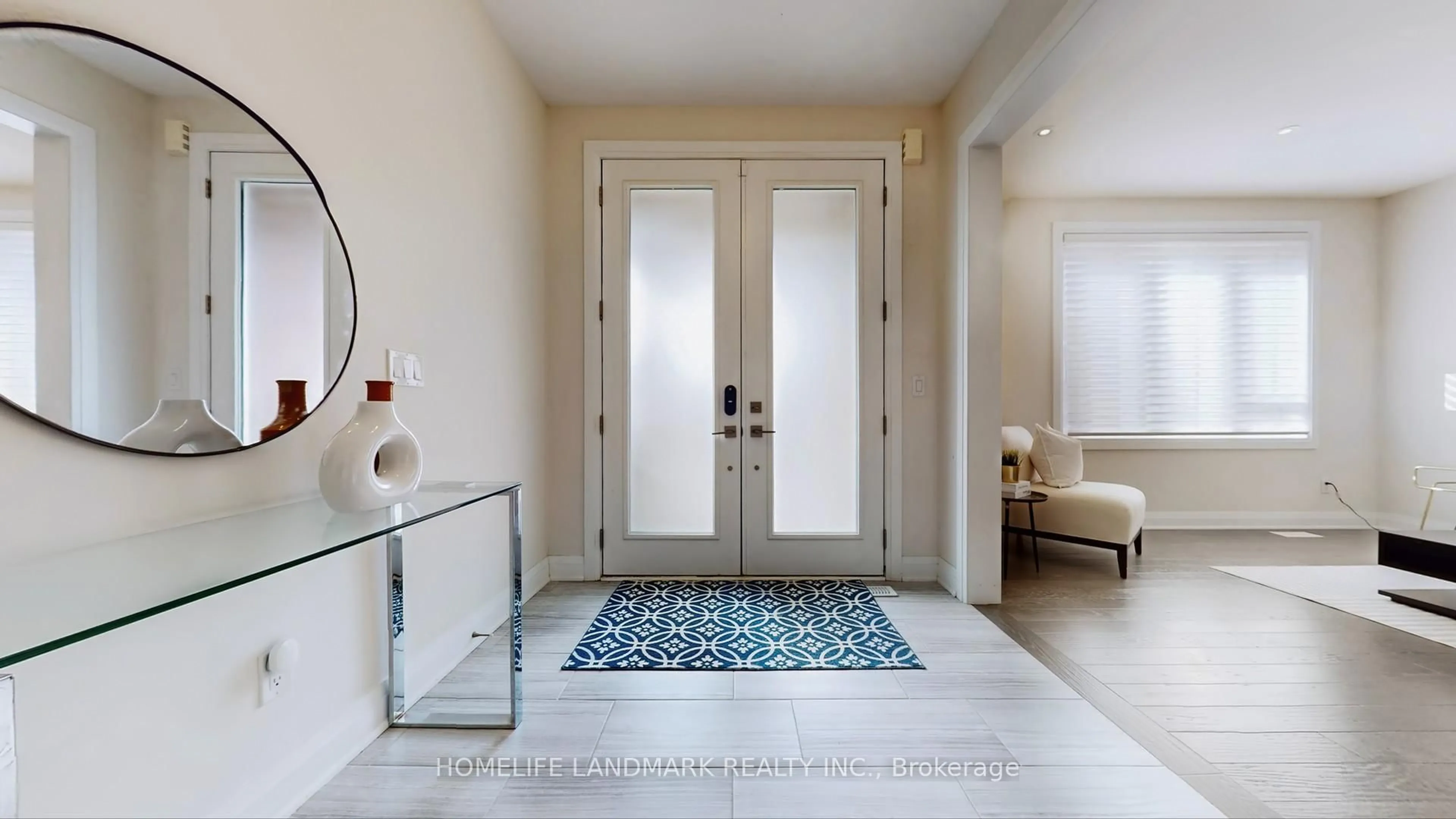 Indoor entryway for 393 William Graham Dr, Aurora Ontario L4G 0Z9