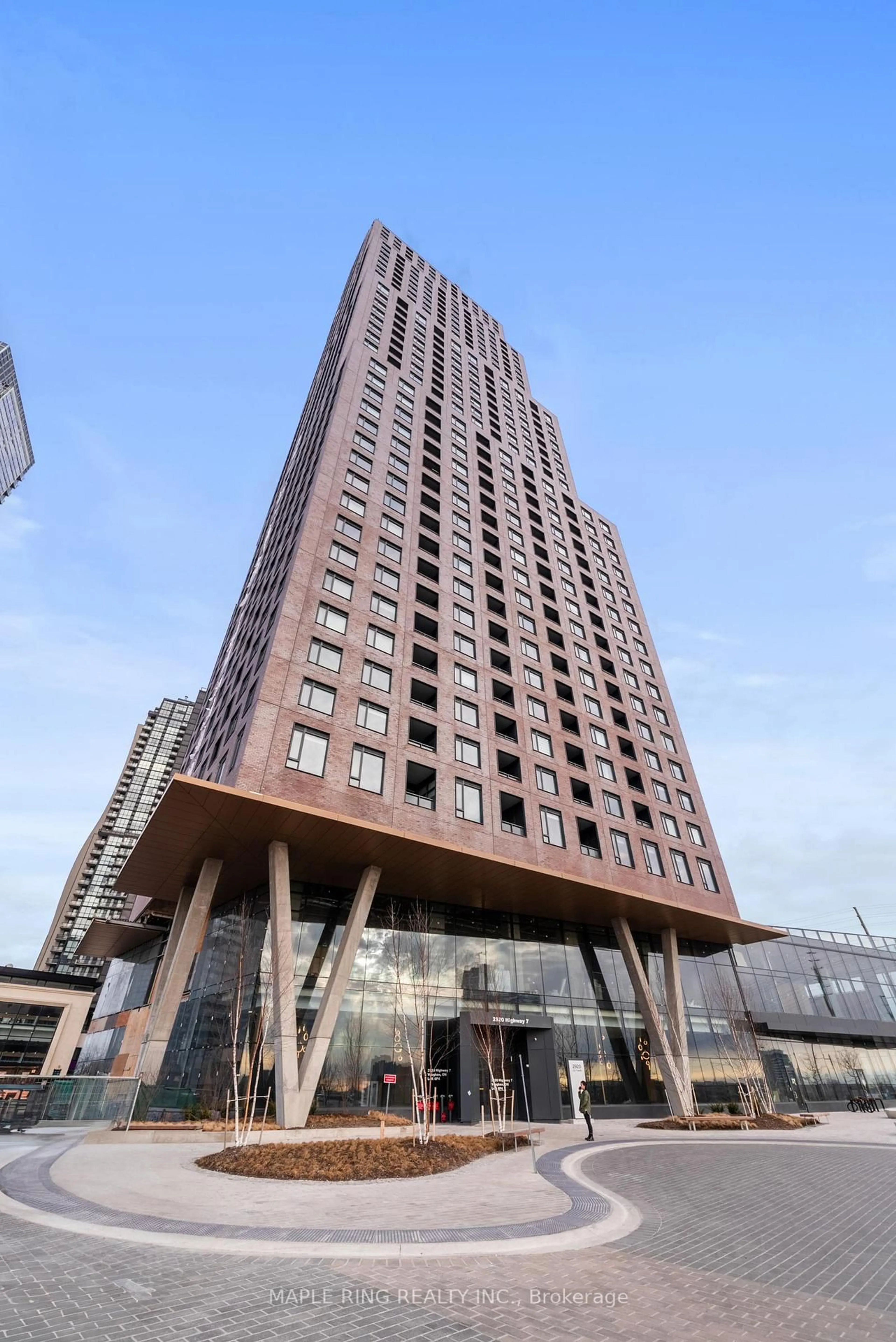 Indoor foyer for 2920 Highway 7 Rd #1711, Vaughan Ontario L4K 0P4