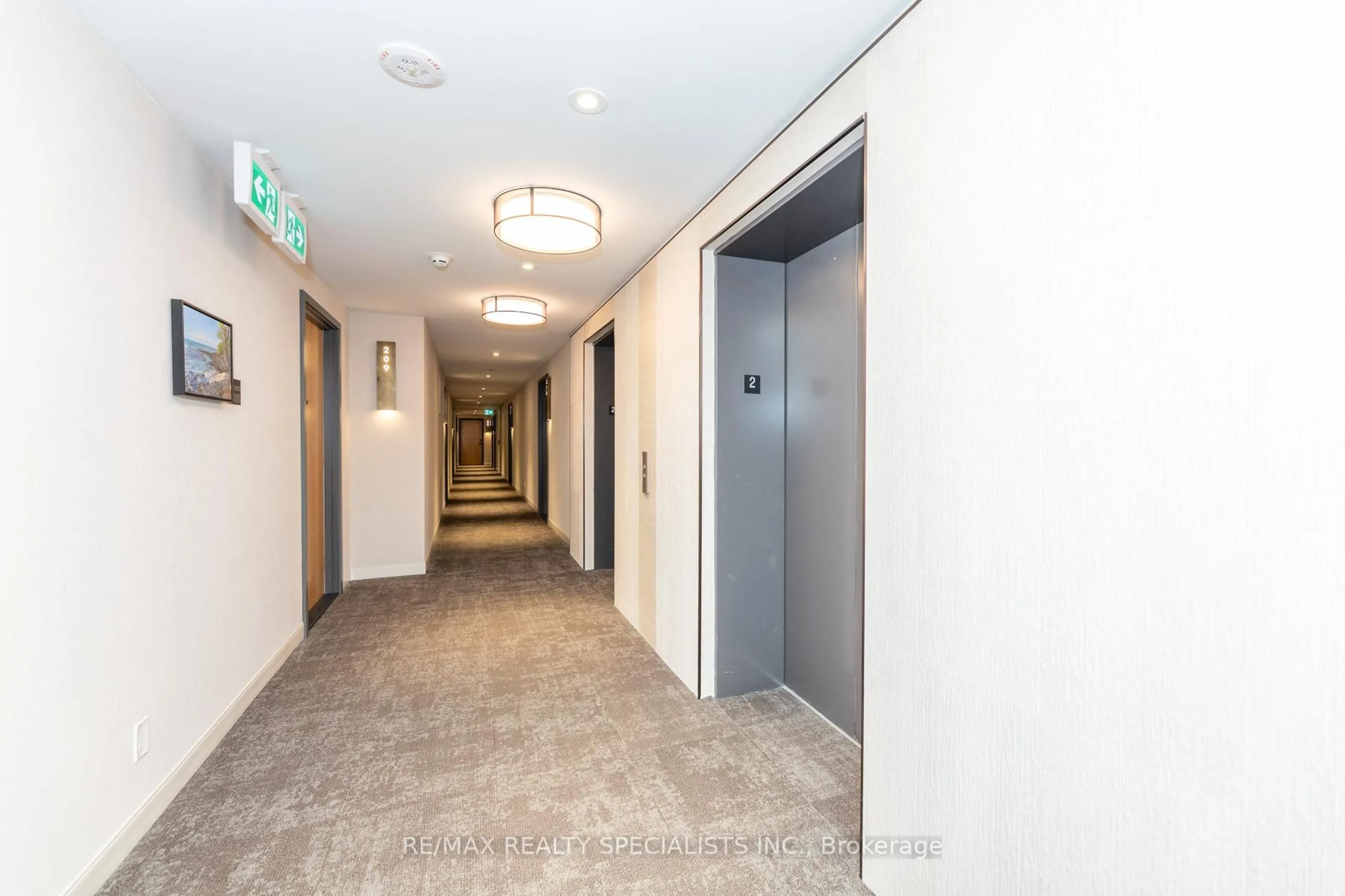 Indoor foyer for 8 Beverley Glen Blvd #C202, Vaughan Ontario L4J 0L5