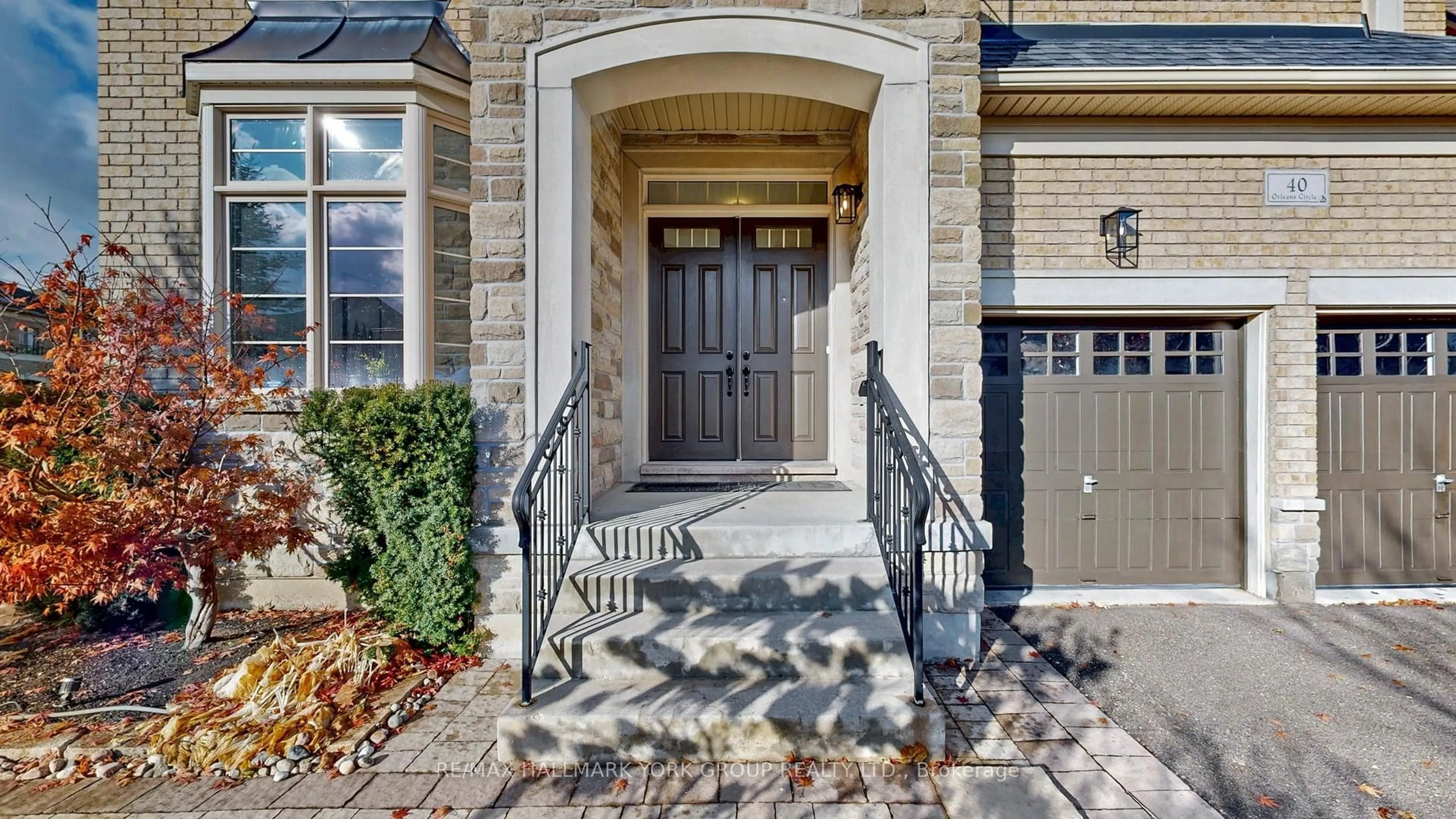 Indoor entryway for 40 Orleans Circ, Vaughan Ontario L4H 0V3