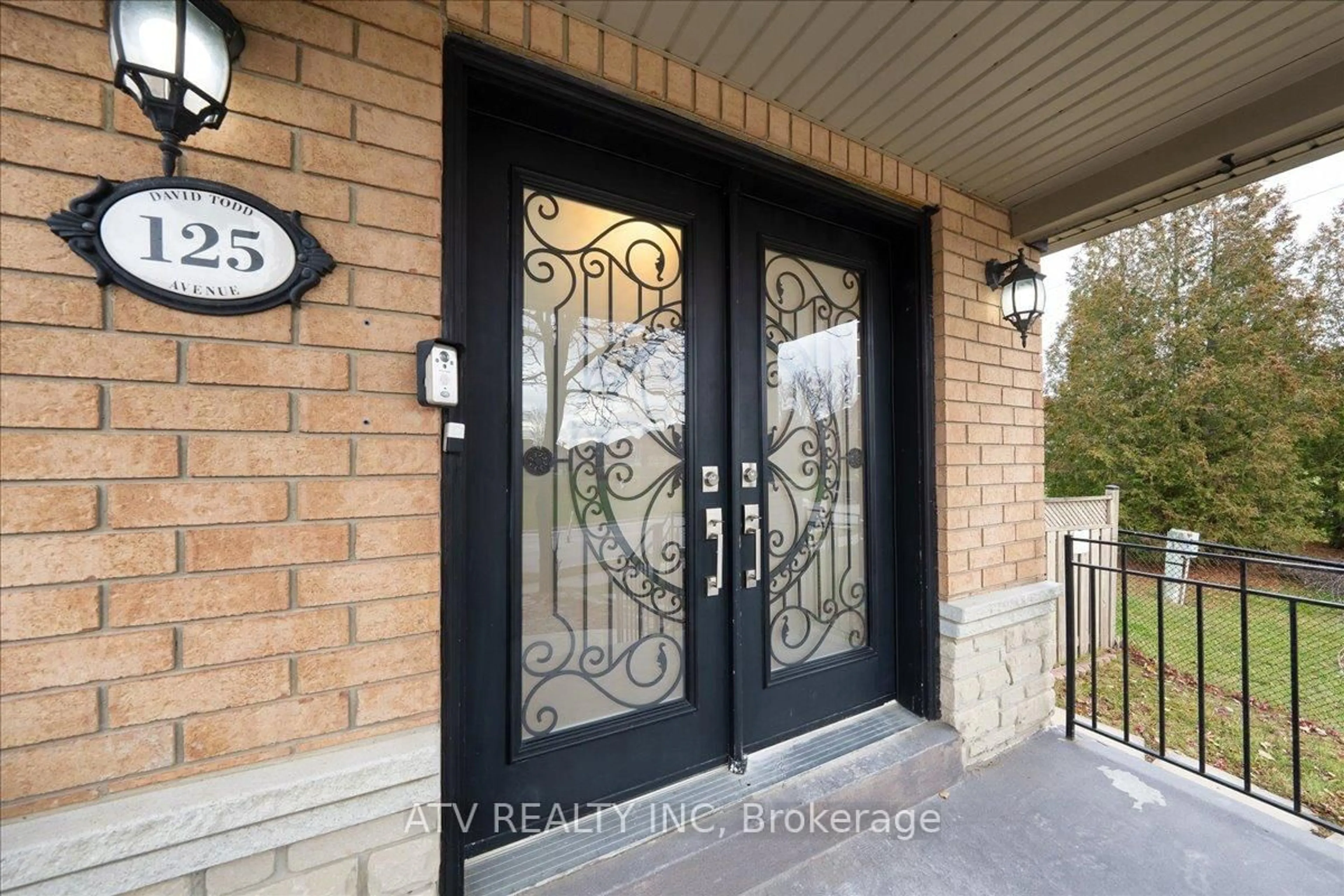 Indoor entryway for 125 David Todd Ave, Vaughan Ontario L4H 1R4
