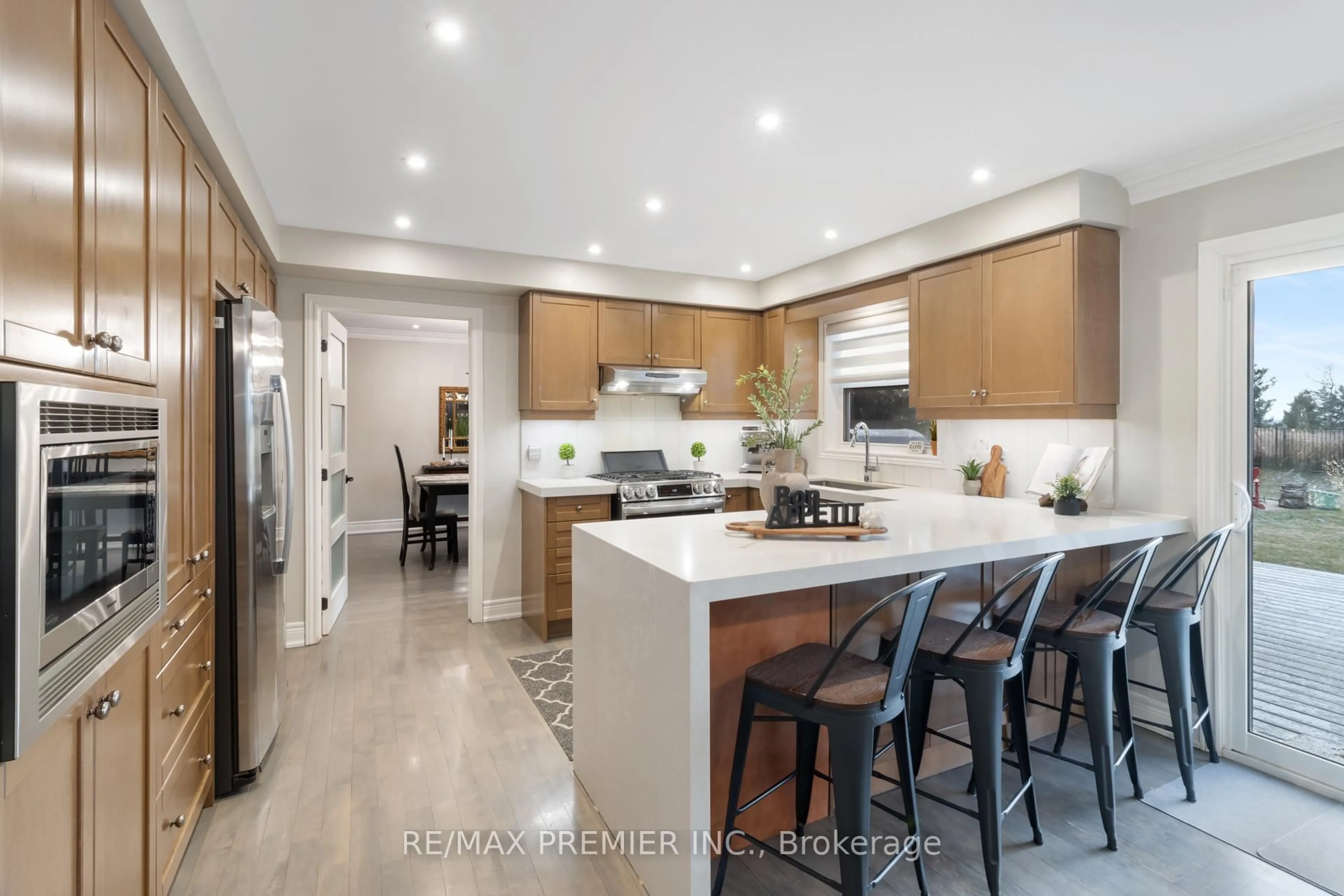 Open concept kitchen, ceramic/tile floor for 60 Nobleview Dr, King Ontario L0G 1N0