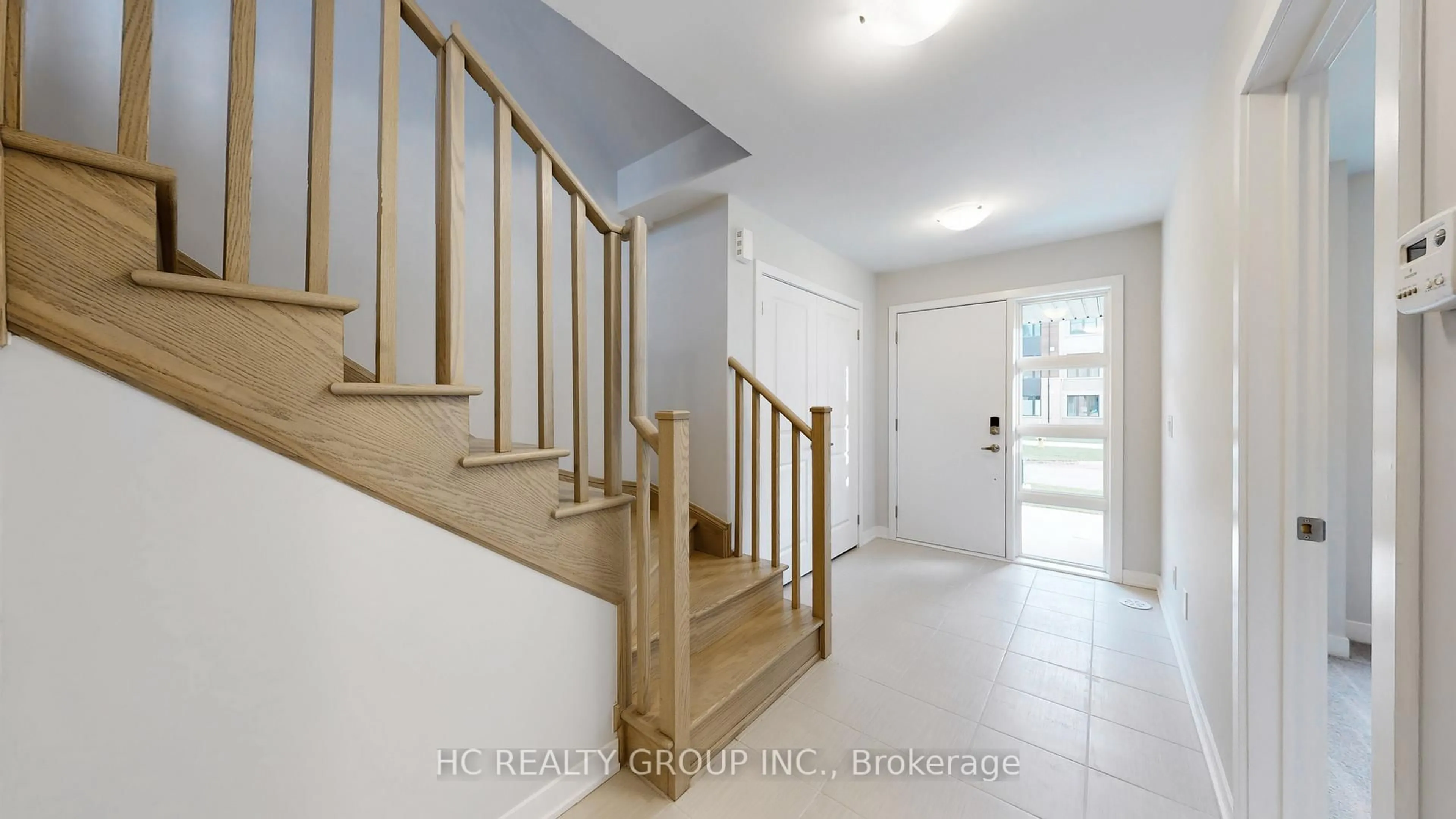 Indoor foyer for 46 York Downs Blvd, Markham Ontario L6C 3K3