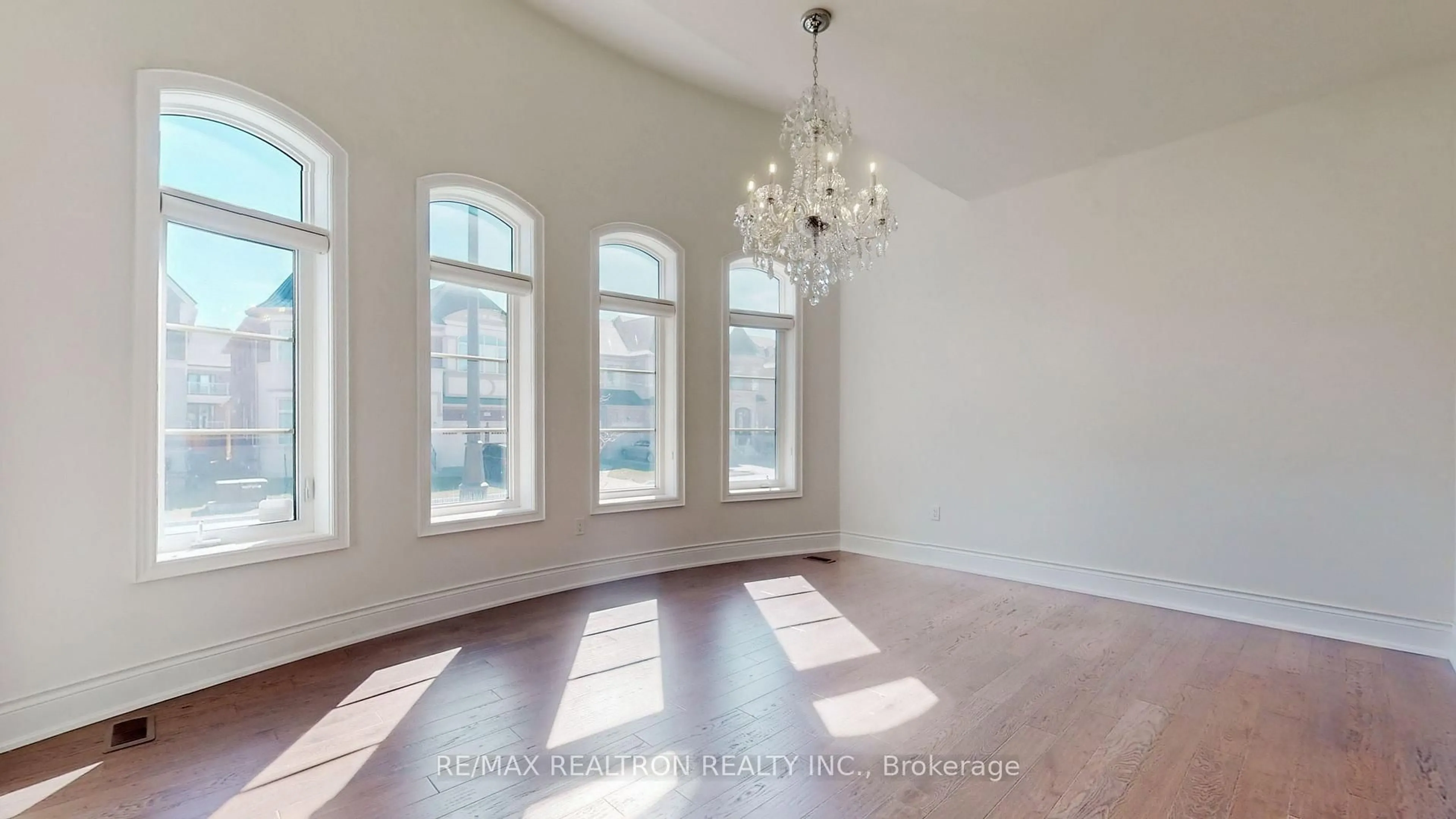 Unknown for 52 Rolling Green Crt, Vaughan Ontario L4H 4K7