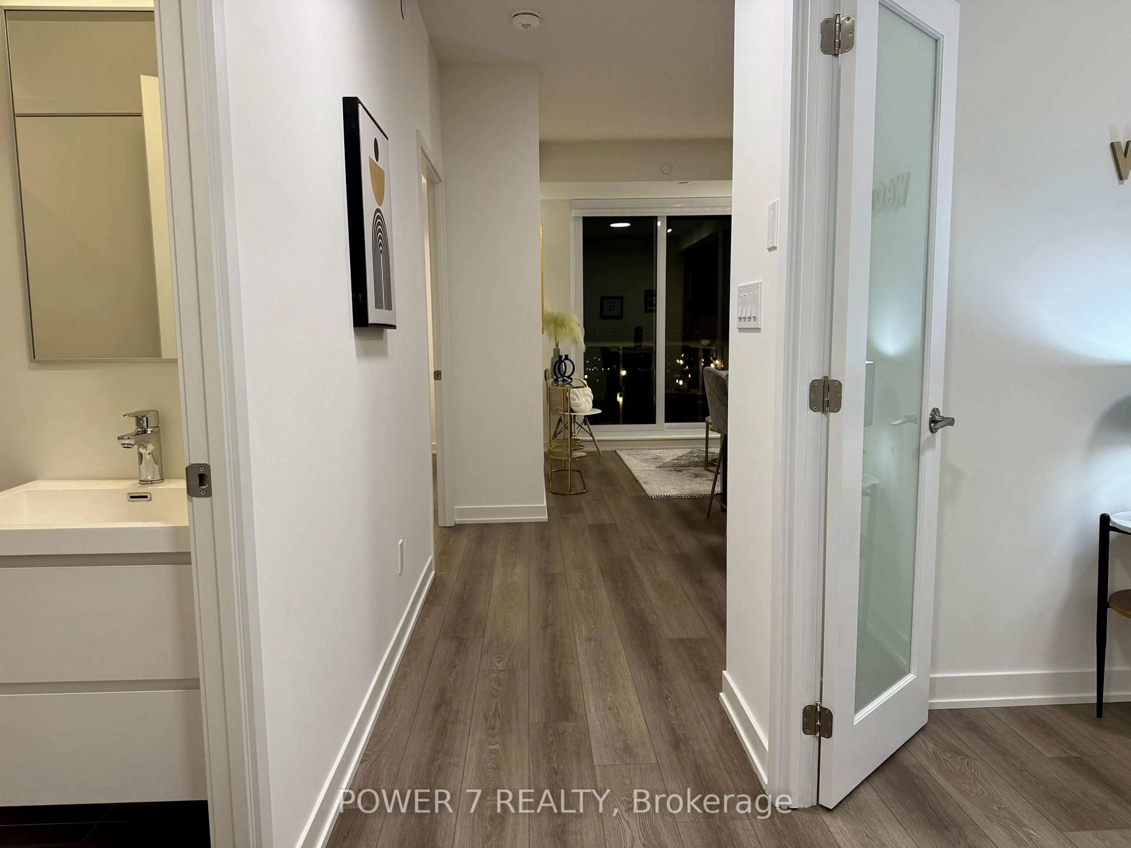 Indoor entryway for 292 Verdale Crossing #1308, Markham Ontario L6G 0H6