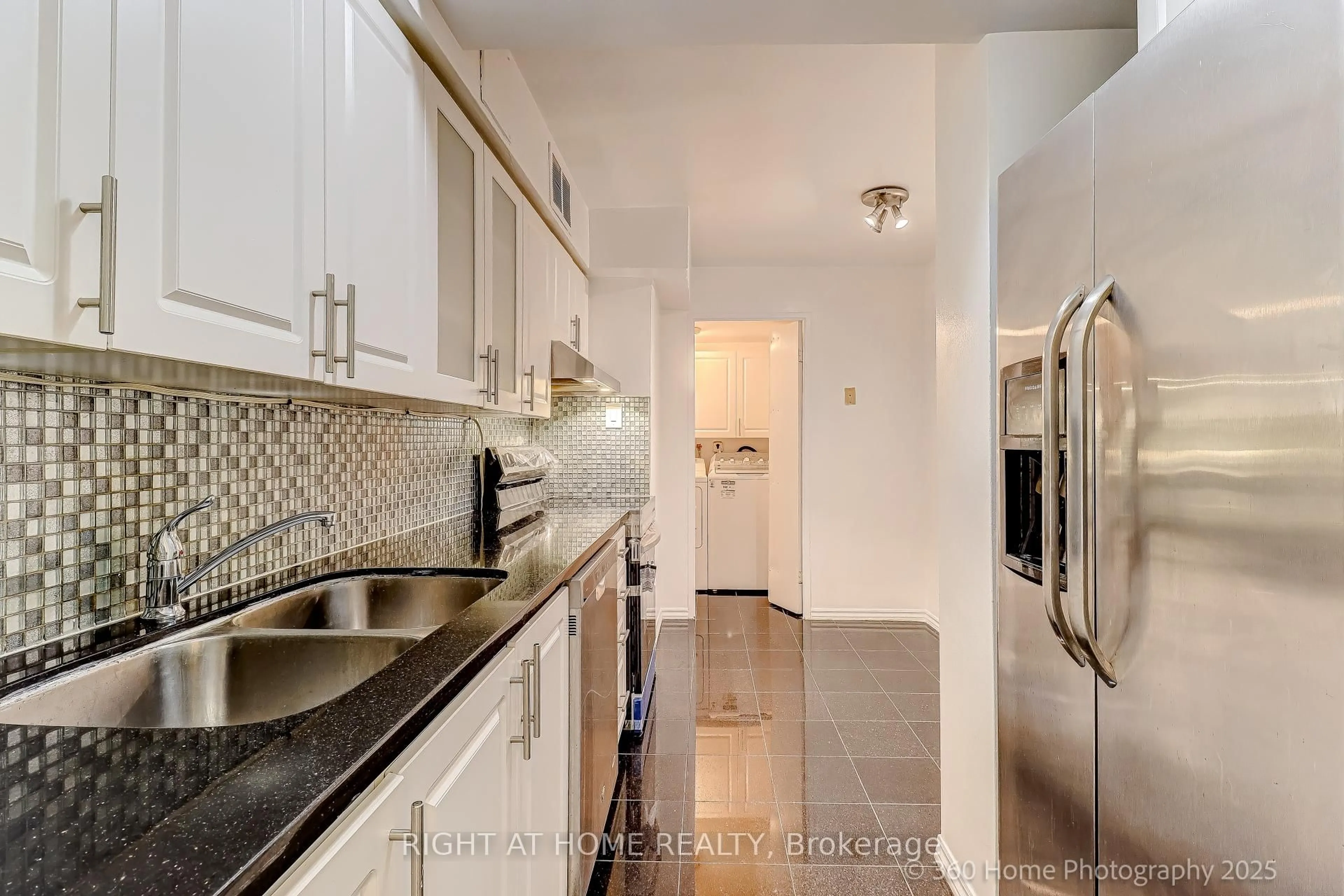 Standard kitchen, ceramic/tile floor for 1 Royal Orchard Blvd #1107, Markham Ontario L3T 3C2