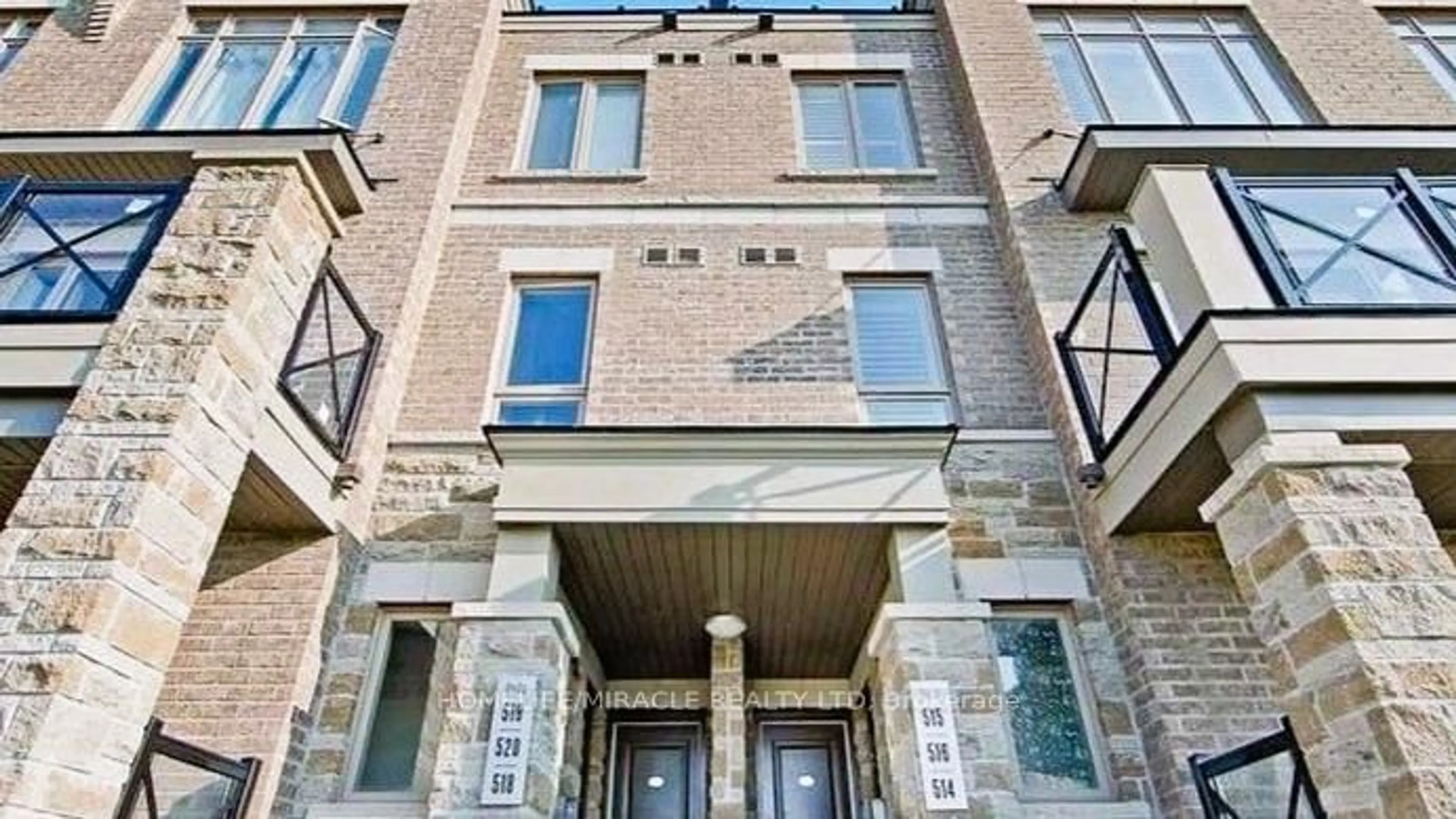 Indoor foyer for 30 Dunsheath Way #514, Markham Ontario L6B 1N3