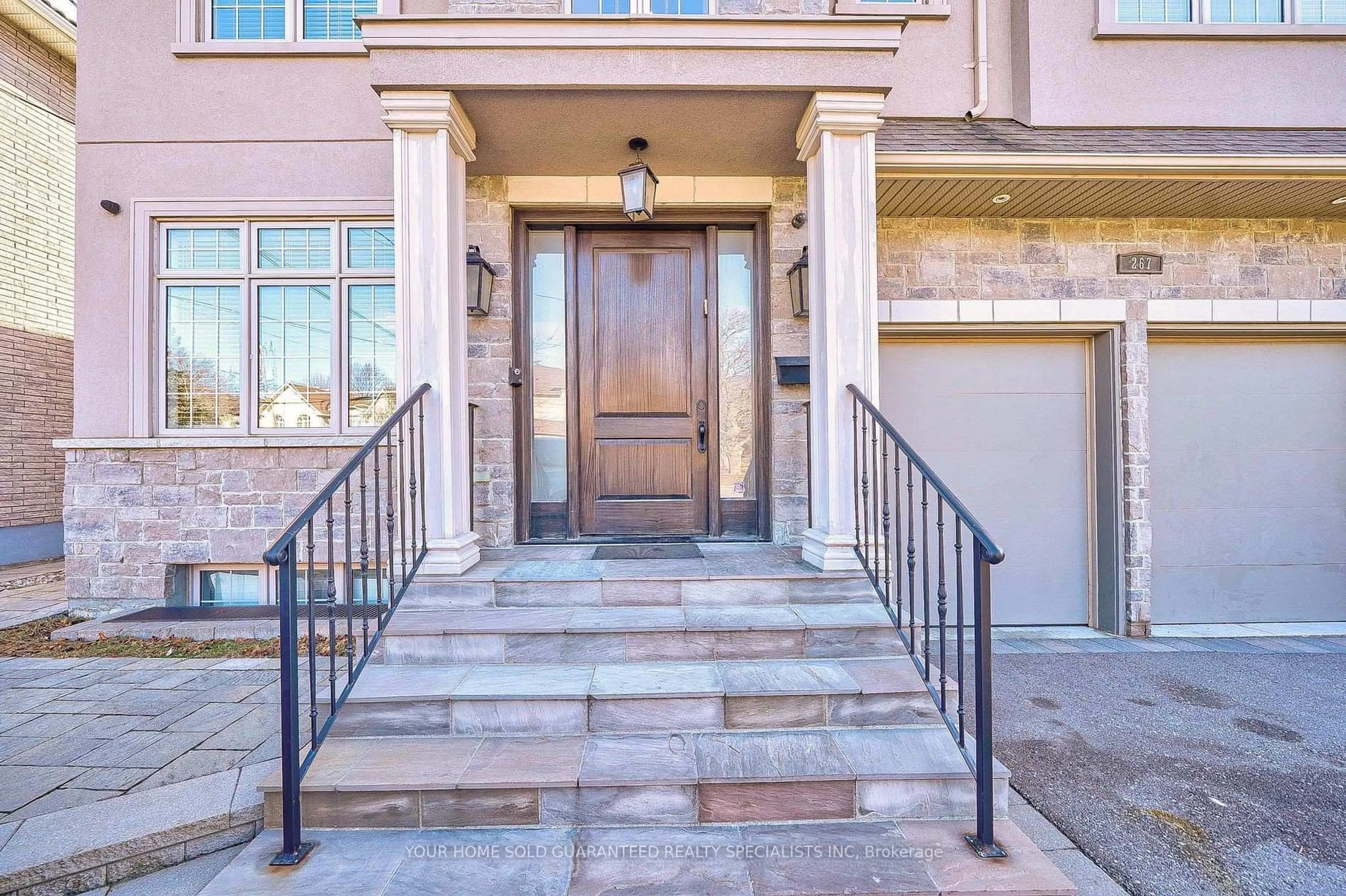 Indoor entryway for 267 King High Dr, Vaughan Ontario L4J 3N3