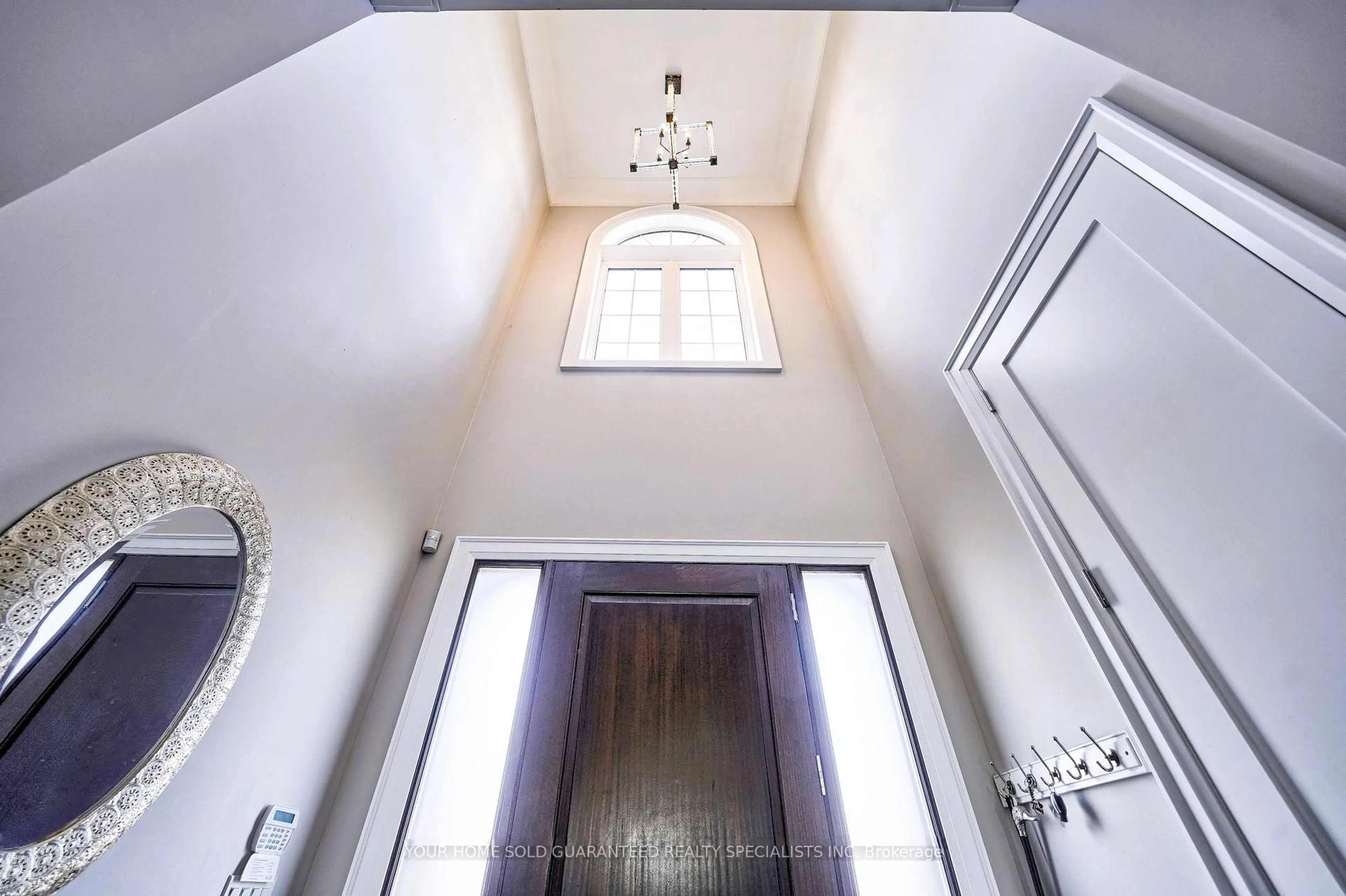 Indoor entryway for 267 King High Dr, Vaughan Ontario L4J 3N3