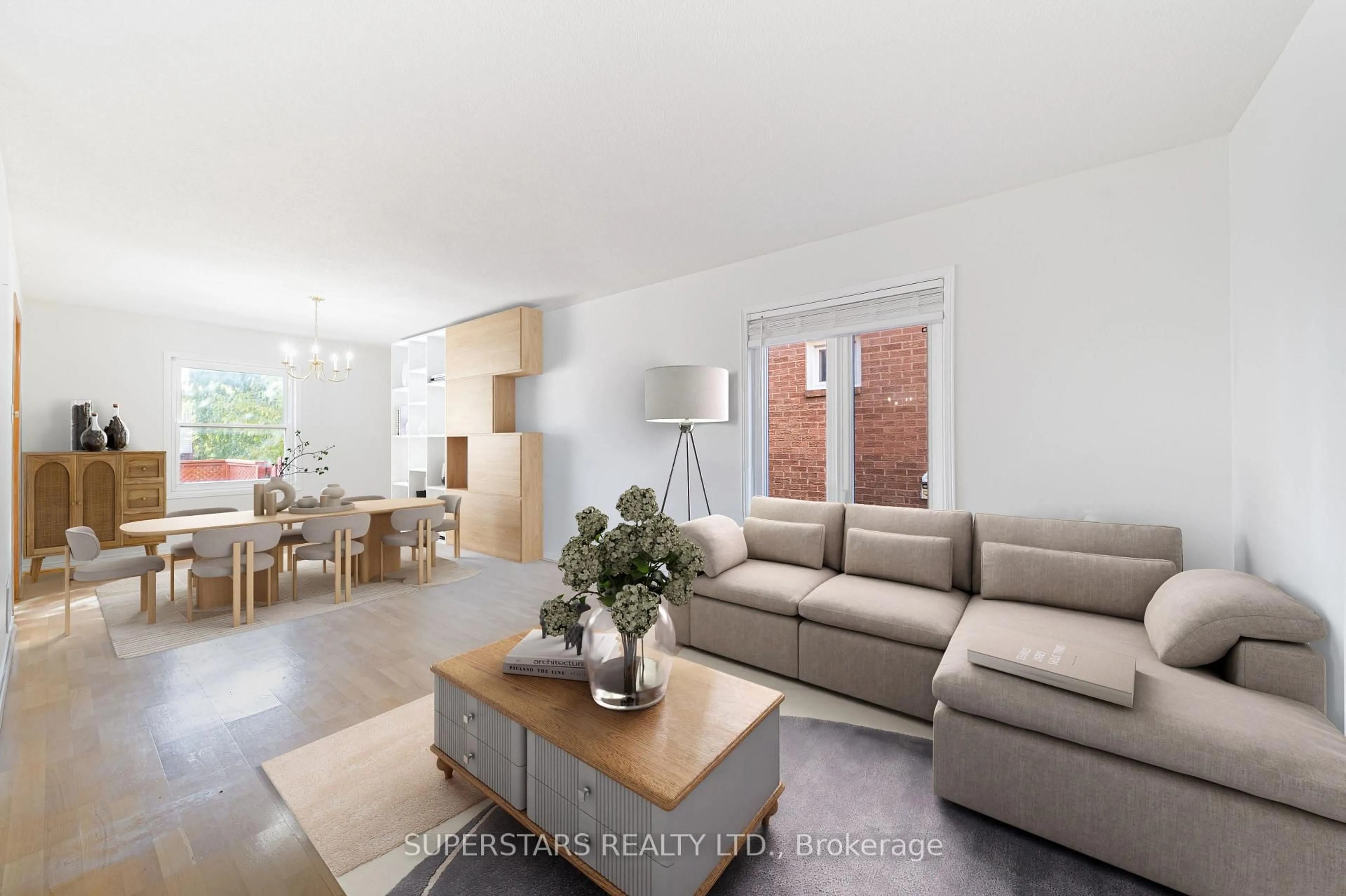 Living room with furniture, unknown for 19 Justus Dr, Richmond Hill Ontario L4C 9Z4