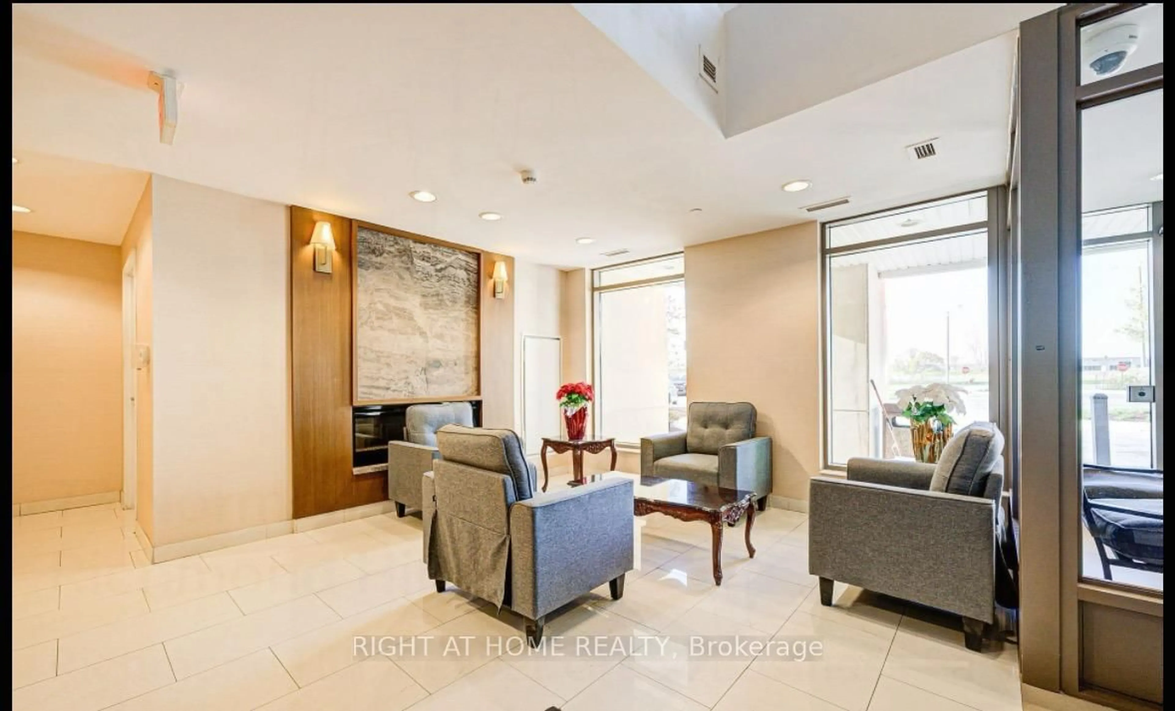 Lobby for 75 Norman Bethune Ave #221, Richmond Hill Ontario L4B 0B6