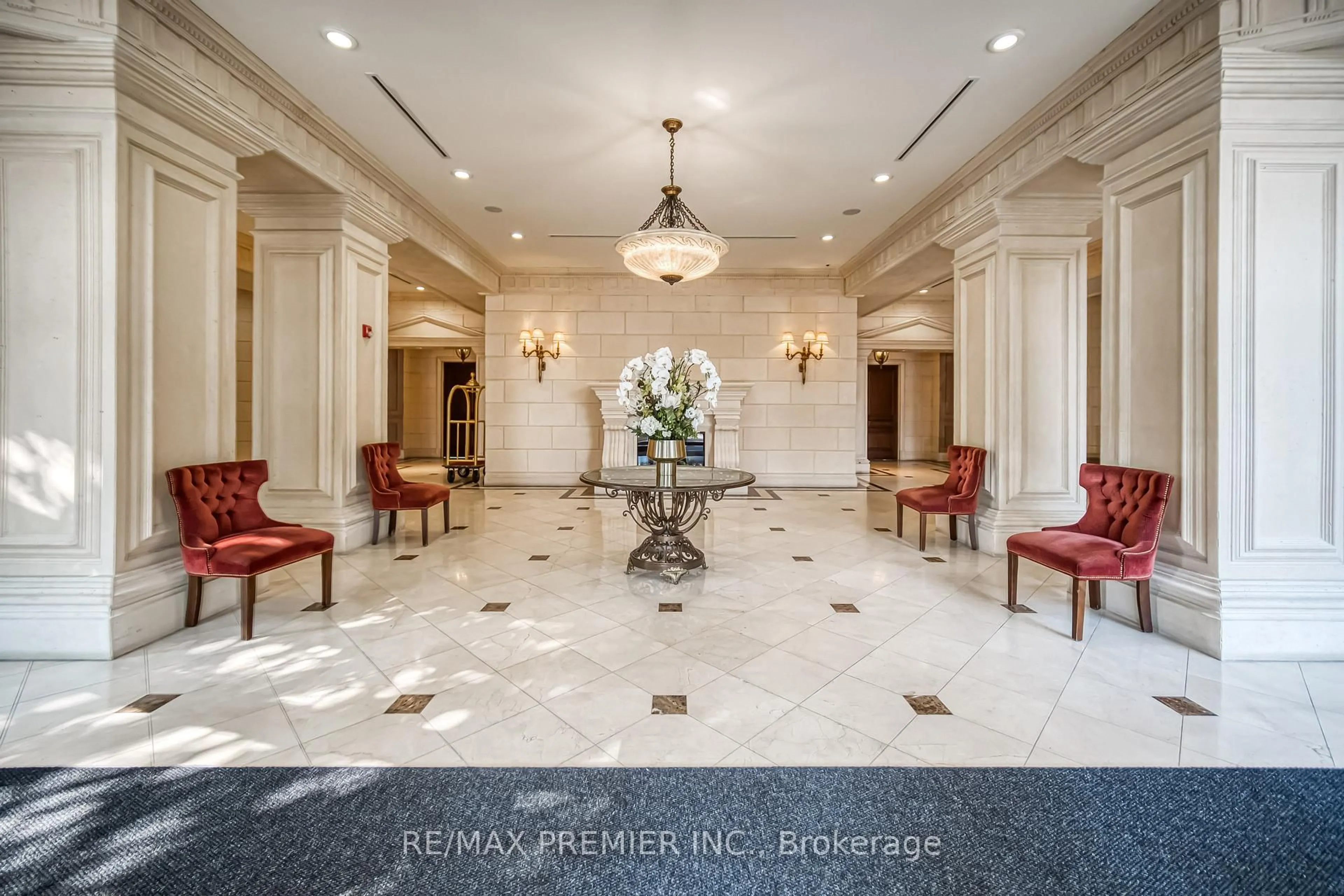 Lobby for 9225 Jane St #614, Vaughan Ontario L6A 0J7