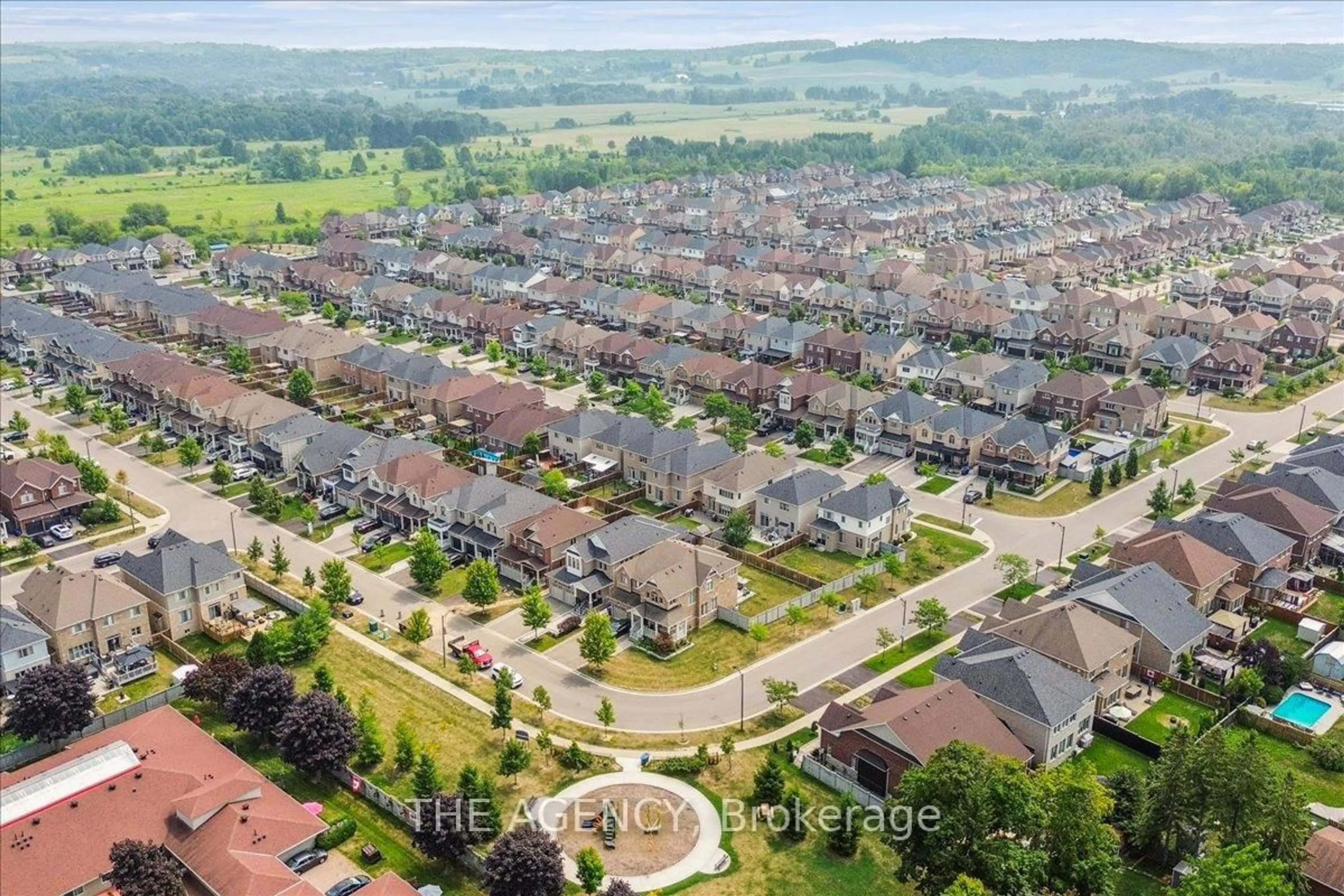 A pic from outside/outdoor area/front of a property/back of a property/a pic from drone, street for 77 Sharpe Cres, New Tecumseth Ontario L0G 1W0