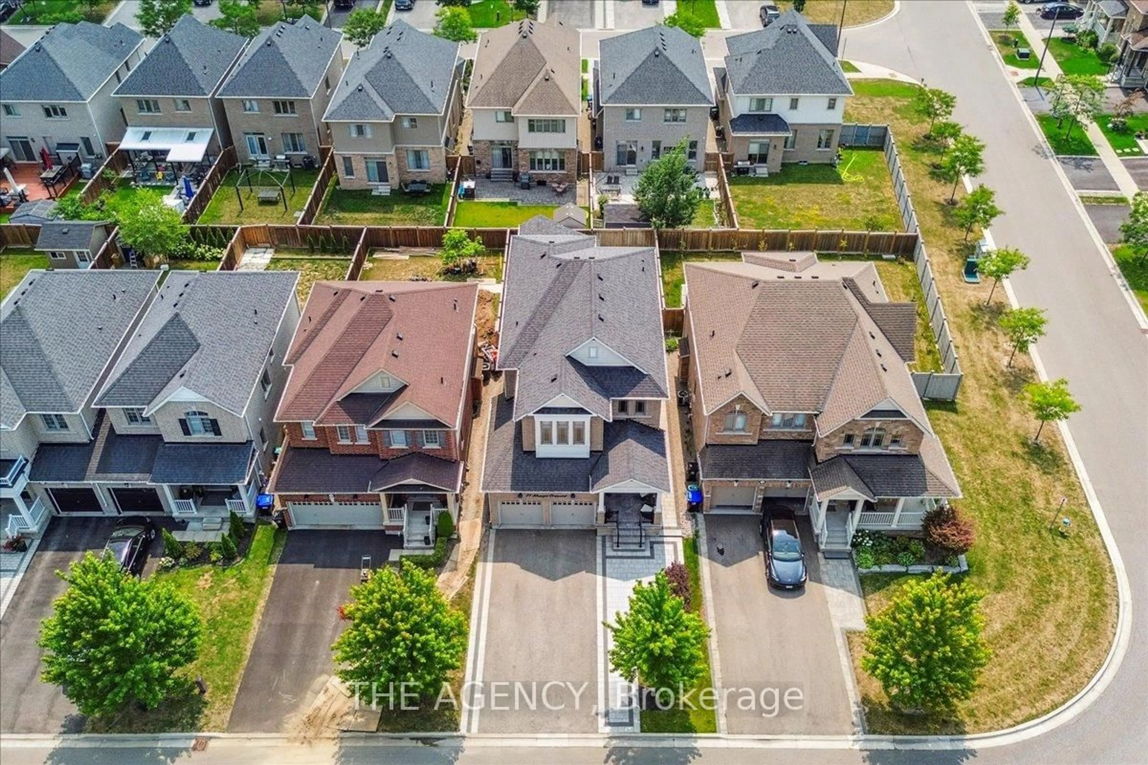 A pic from outside/outdoor area/front of a property/back of a property/a pic from drone, street for 77 Sharpe Cres, New Tecumseth Ontario L0G 1W0