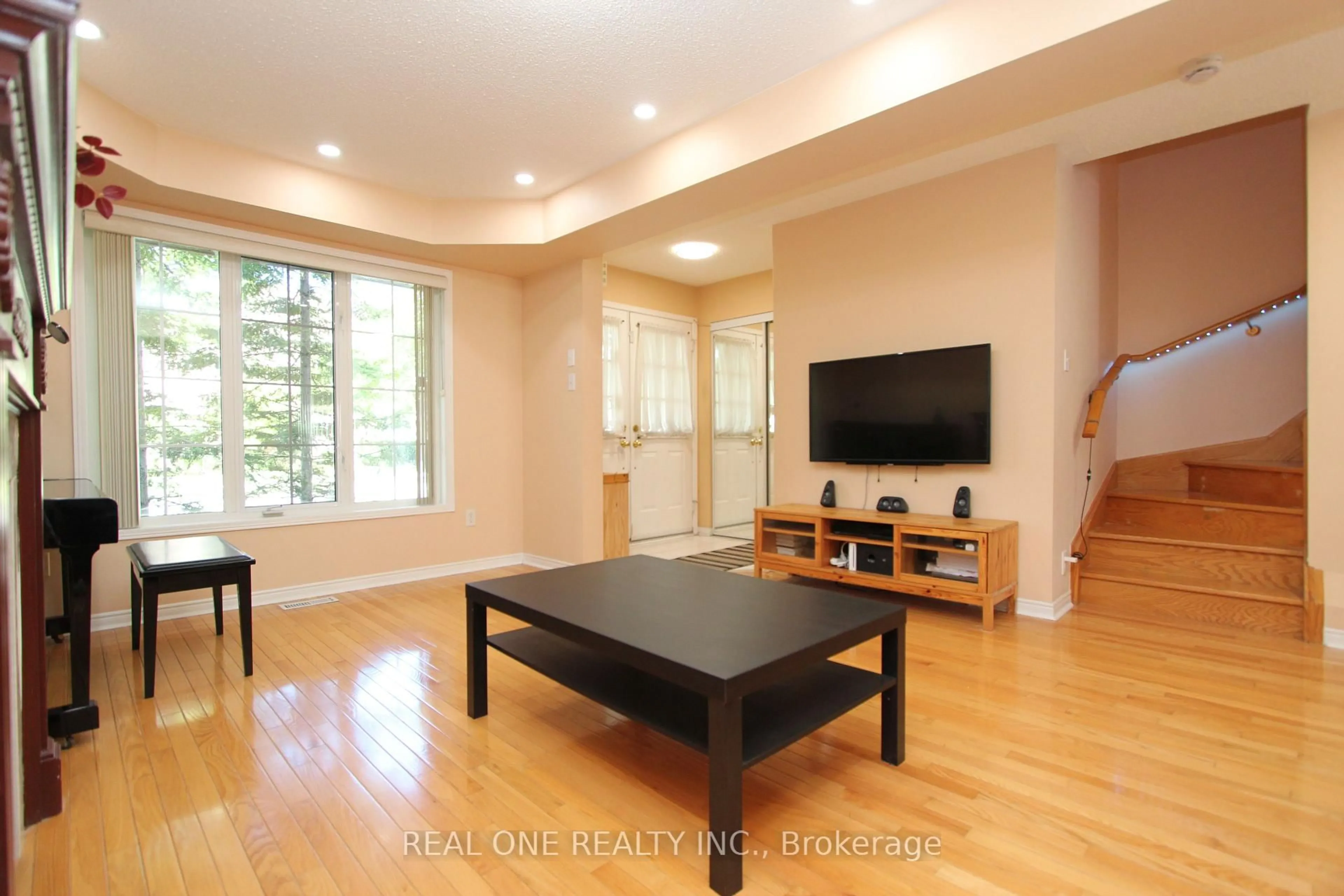 Unknown for 51 Forest Run Blvd, Vaughan Ontario L4K 5J7