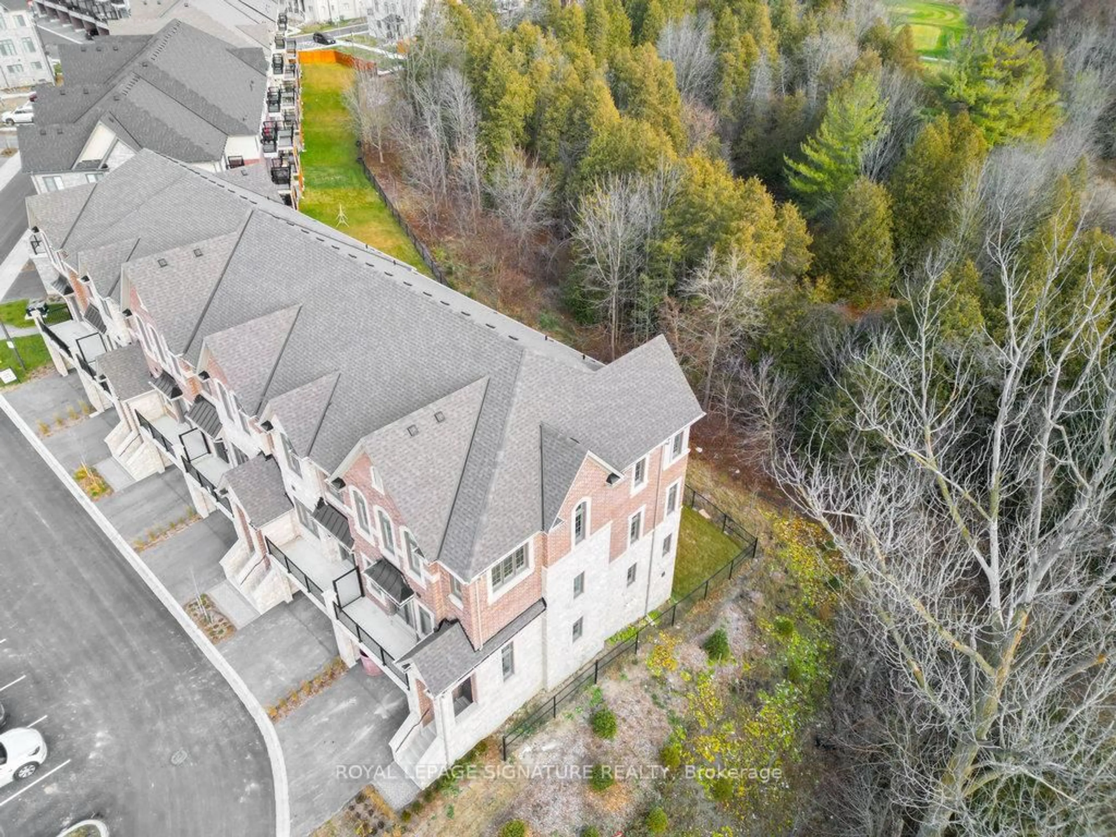 A pic from outside/outdoor area/front of a property/back of a property/a pic from drone, building for 95 West Village Lane, Markham Ontario L6C 3L5